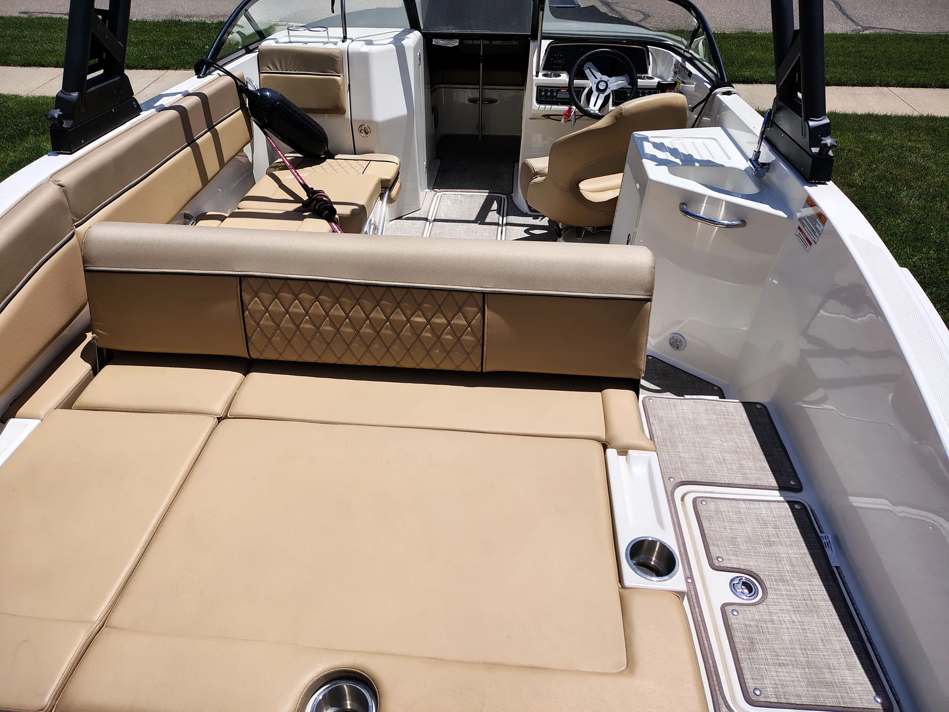 BAYLINER DX2250 in Van Buren Township, MI — photo 6