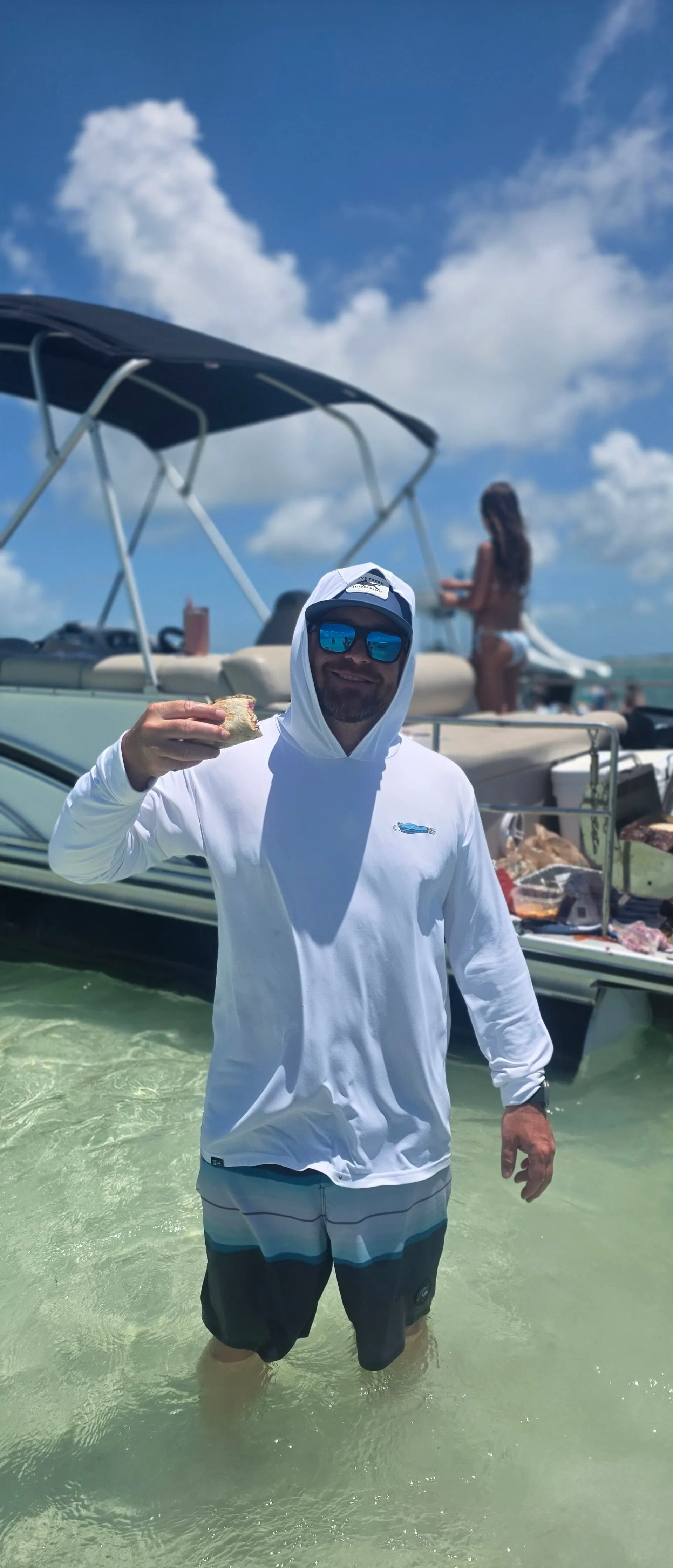 Tritoon party boat 