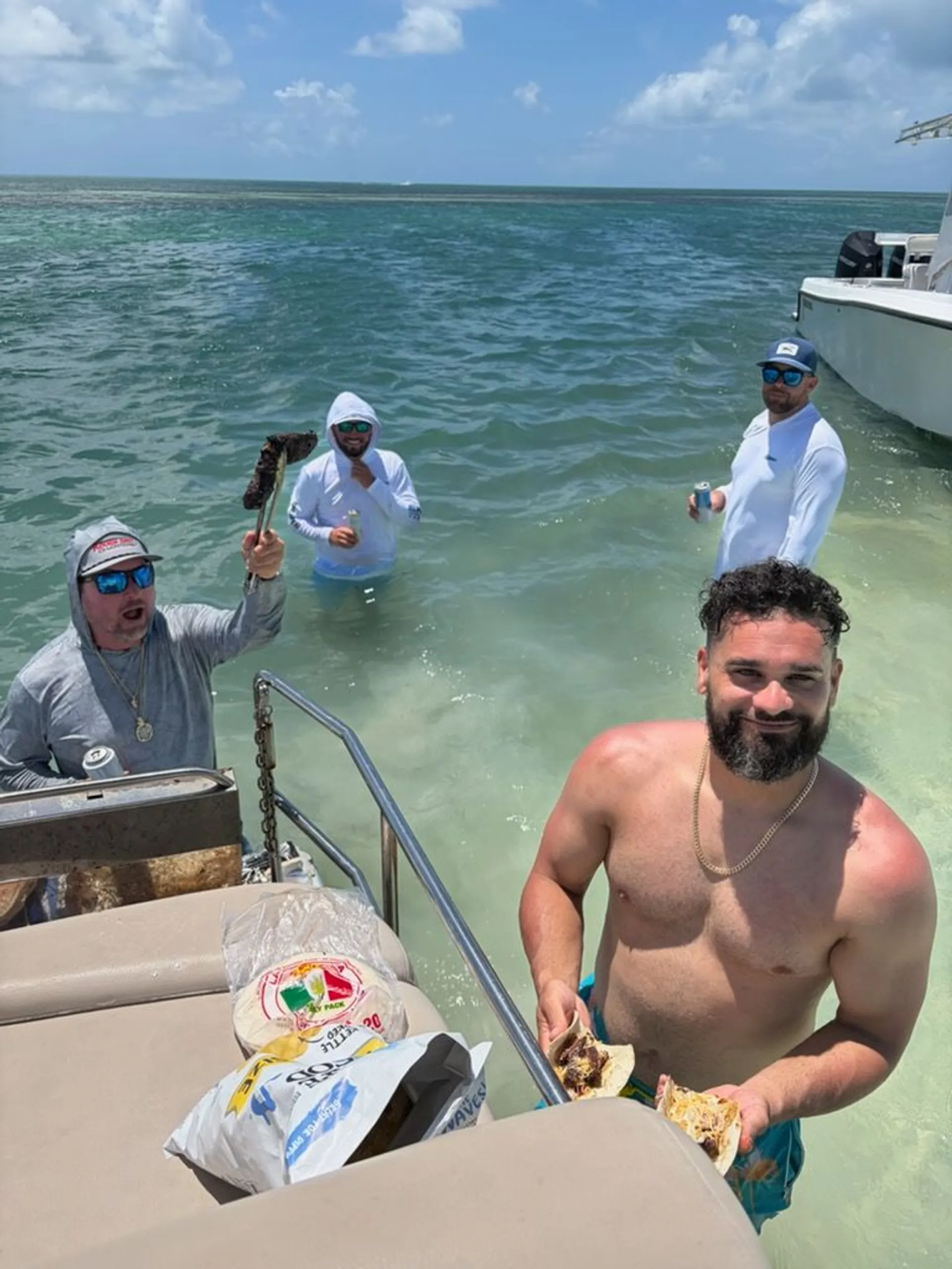 Tritoon party boat 