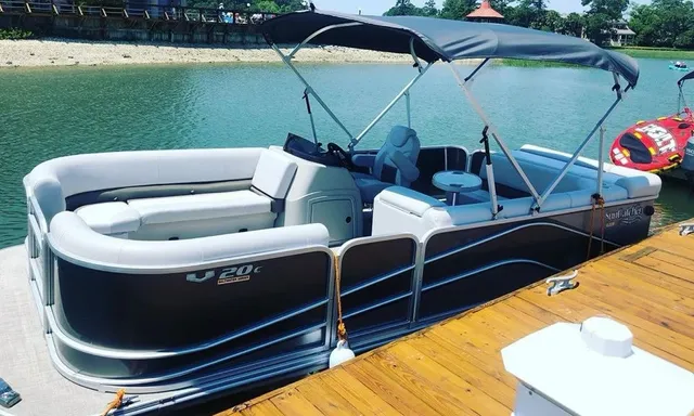 Rent a Suncatcher / 
G3 Boats pontoon in Hilton Head Island, SC near me