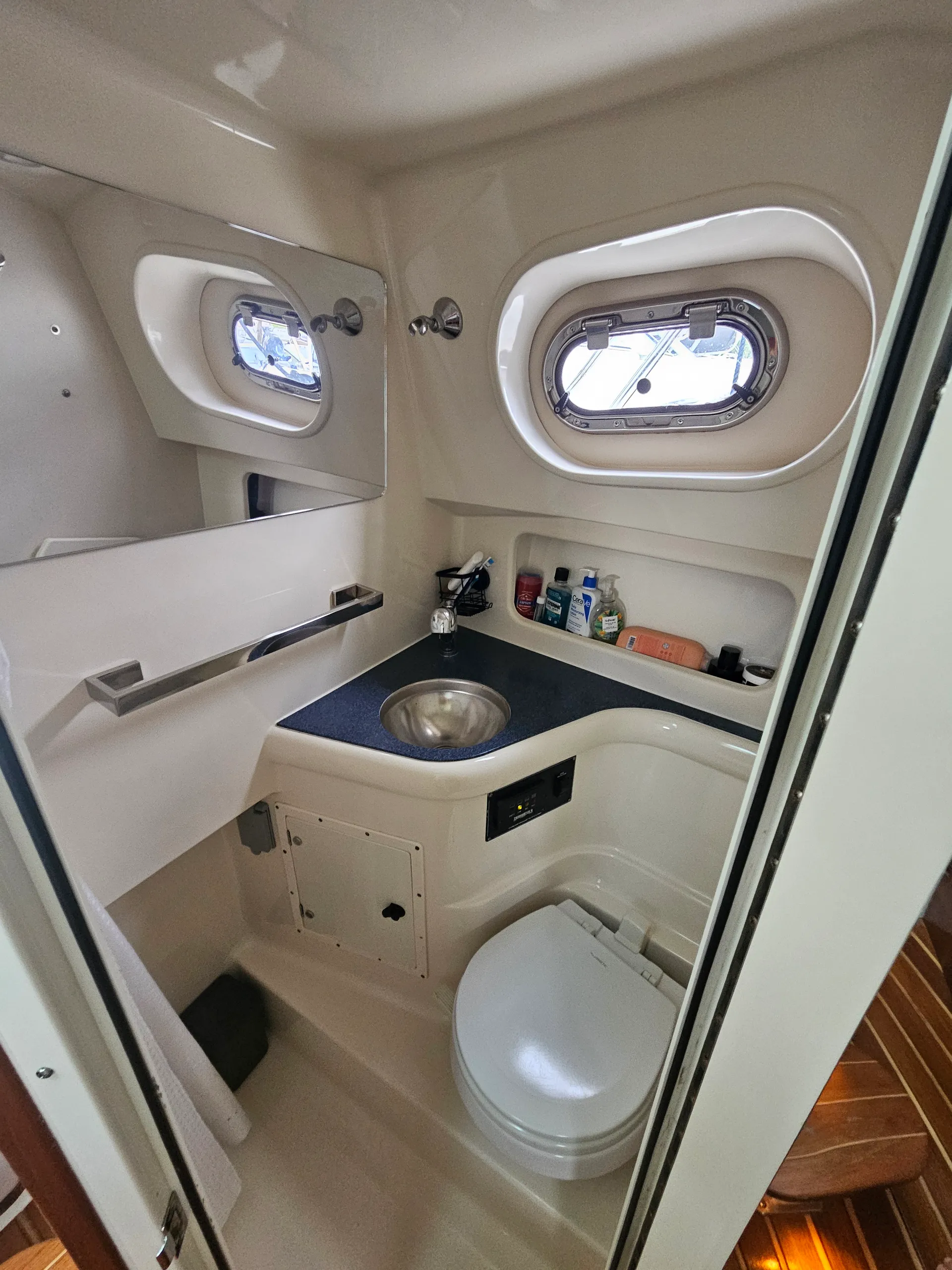 PURSUIT OS375 OFFSHORE W/3-F350HP in Pompano Beach, FL — photo 3