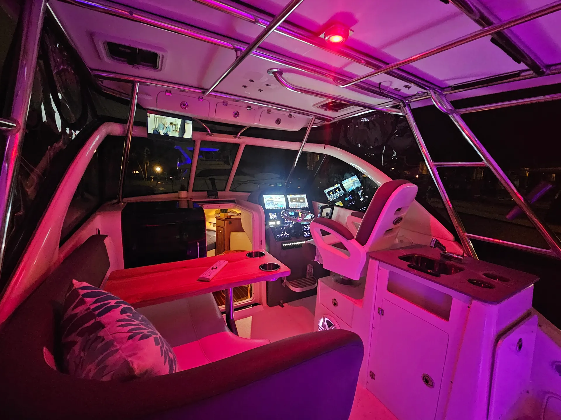 PURSUIT OS375 OFFSHORE W/3-F350HP in Pompano Beach, FL — photo 4
