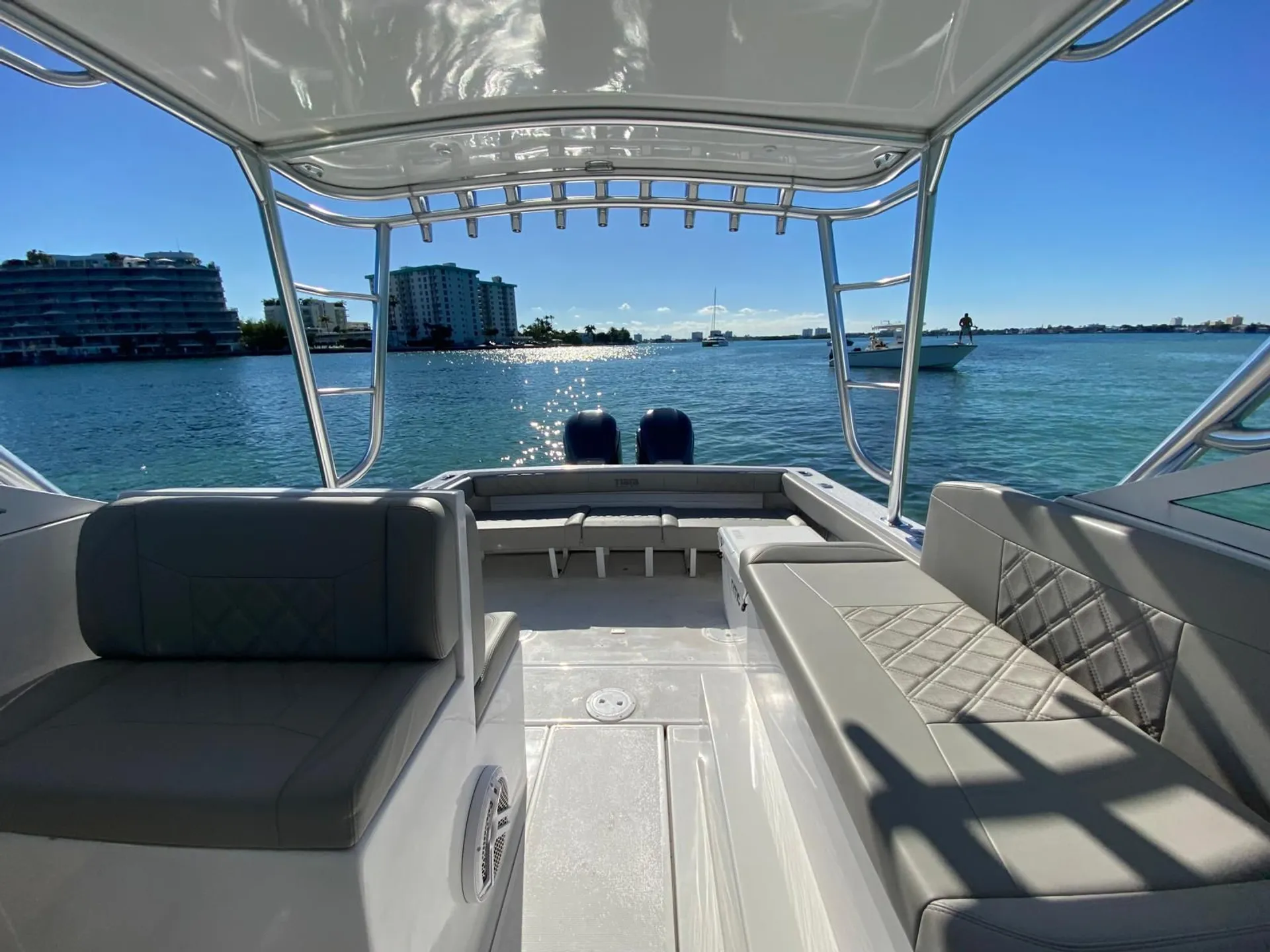 Tiara / 
S2 Yachts Inc 29 Open in North Miami, FL — photo 3