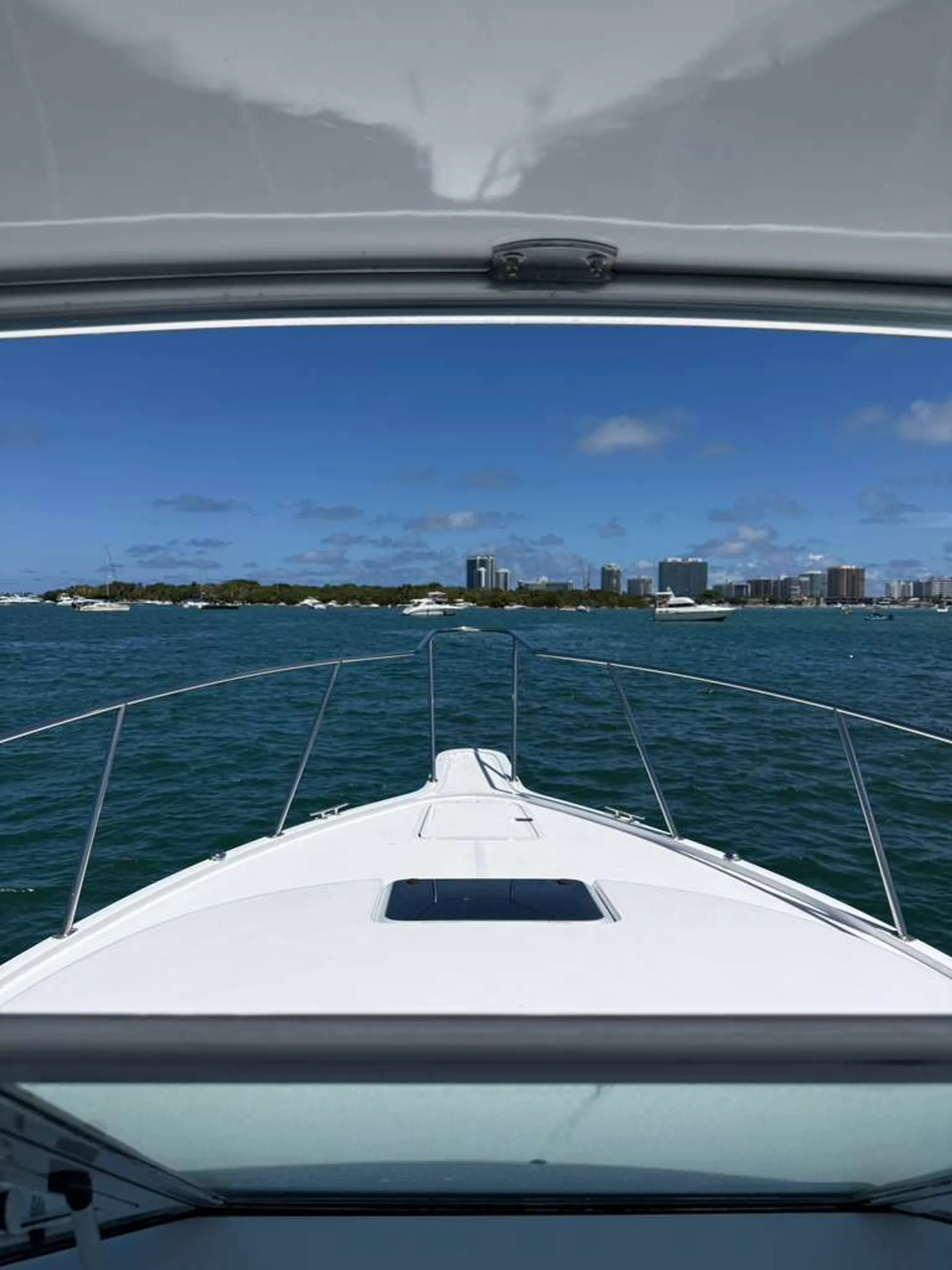 Sandbar and Scenic Miami Tours on 30ft Cruiser Boat 