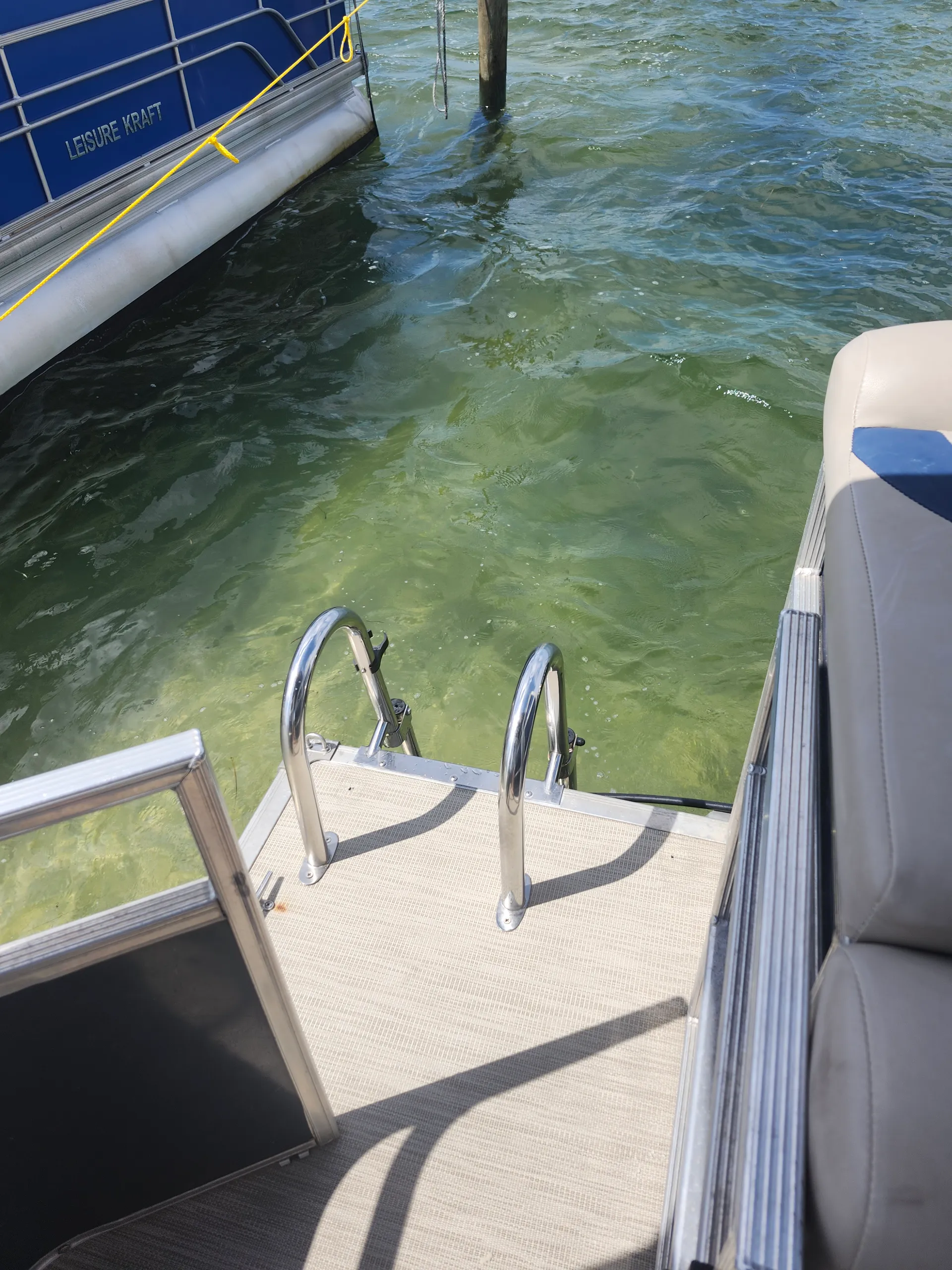 Leisure Kraft Pontoon 2425 CS in Panama City, FL — photo 3