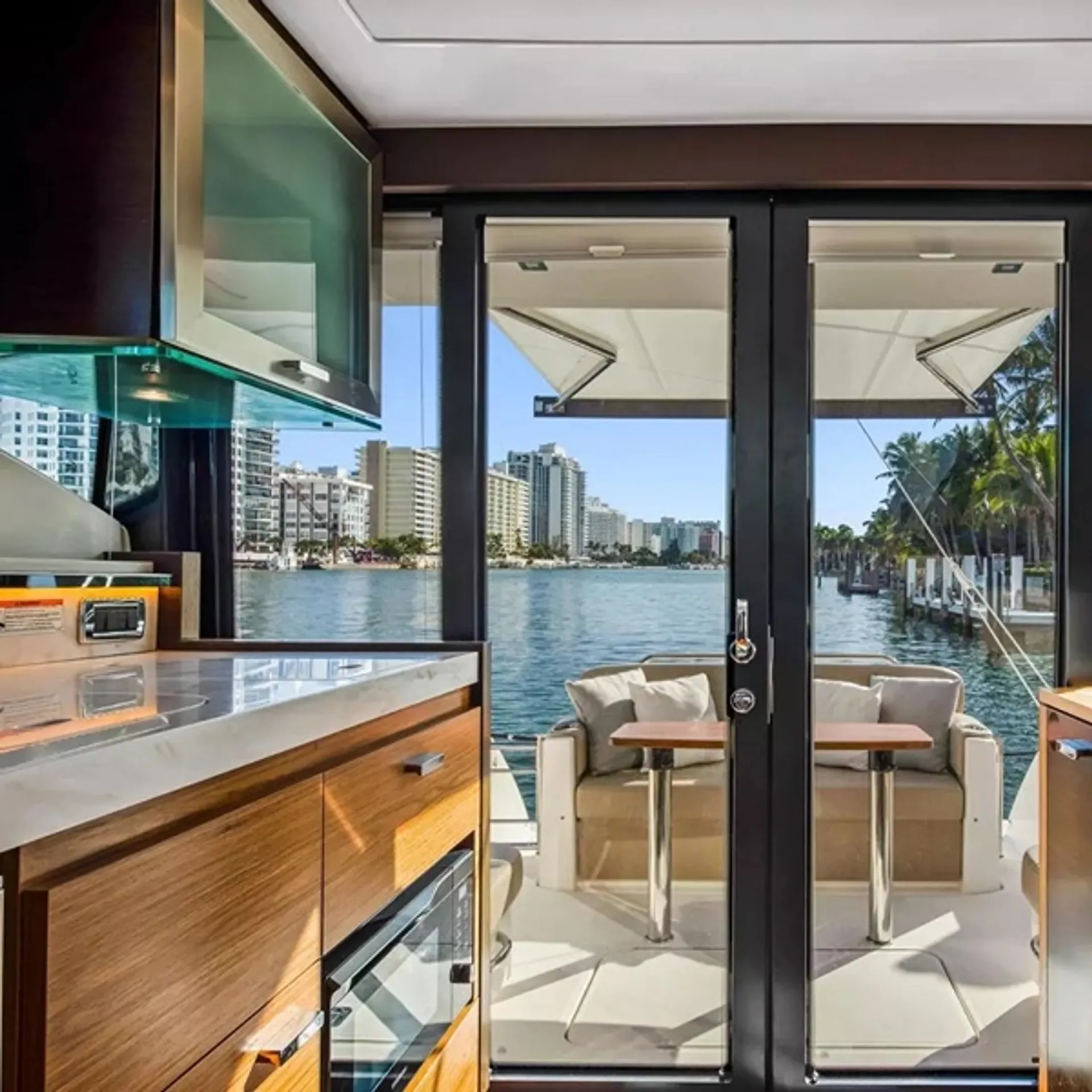 TIARA YACHTS 39 COUPE (VOLVO) in Miami, FL — photo 9