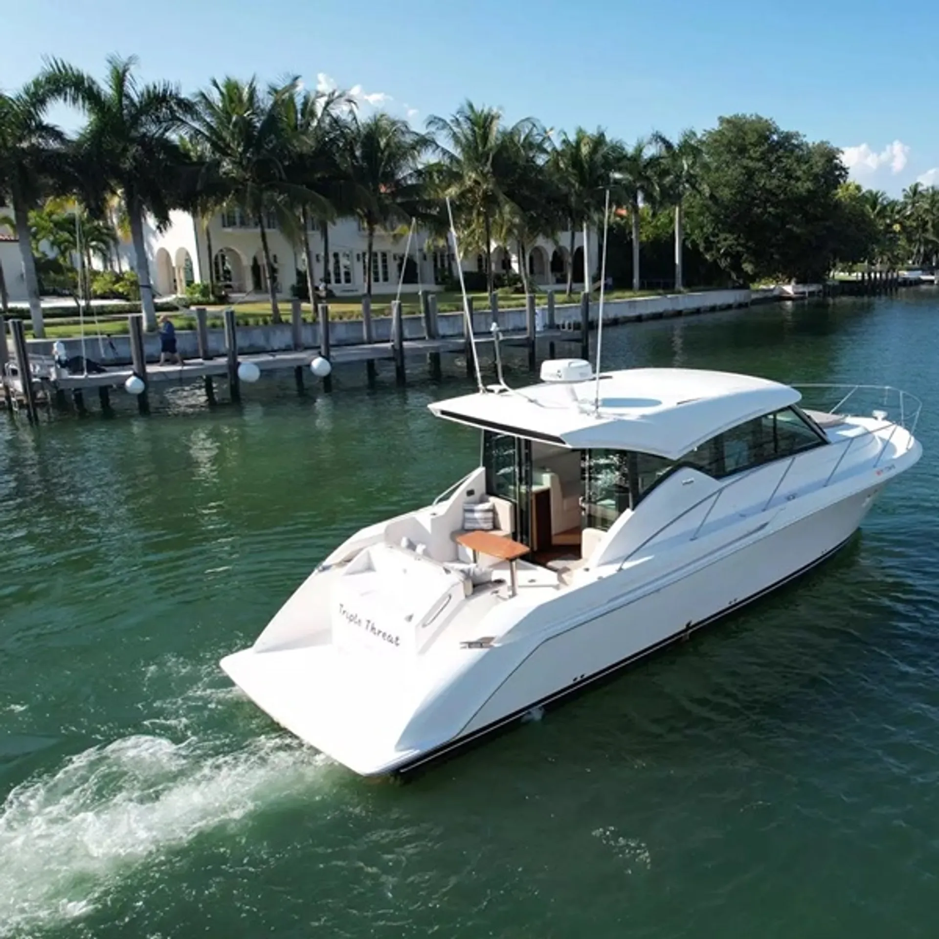 TIARA YACHTS 39 COUPE (VOLVO) in Miami, FL