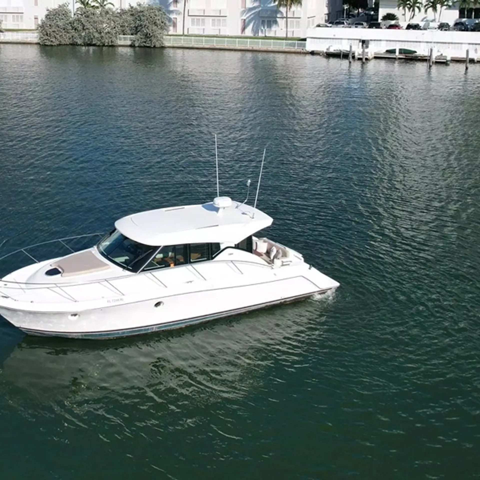 TIARA YACHTS 39 COUPE (VOLVO) in Miami, FL — photo 2