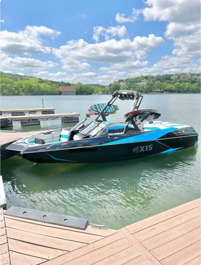 Rent a AXIS ski and wakeboard in Austin, TX near me