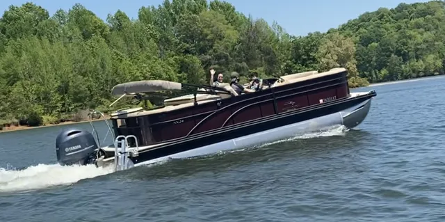 Rent a BENNINGTON MARINE pontoon in Tullahoma, TN near me