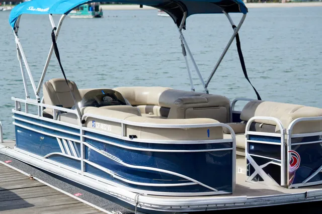 Rent a Tracker By Tracker Marine pontoon in San Diego, CA near me