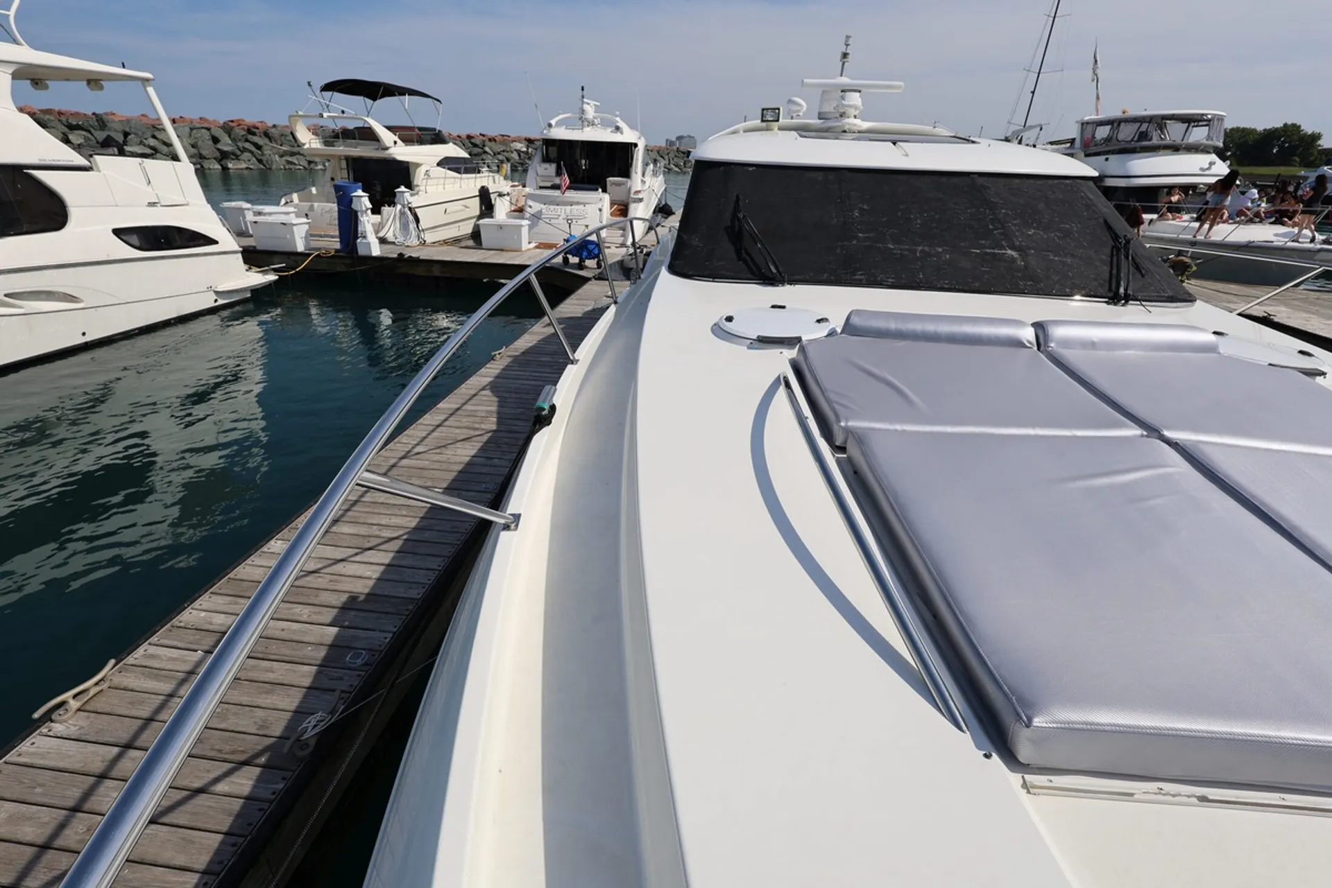 NEPTUNUS YACHTS 54 EXPRESS CRUISER in Chicago, IL — photo 4
