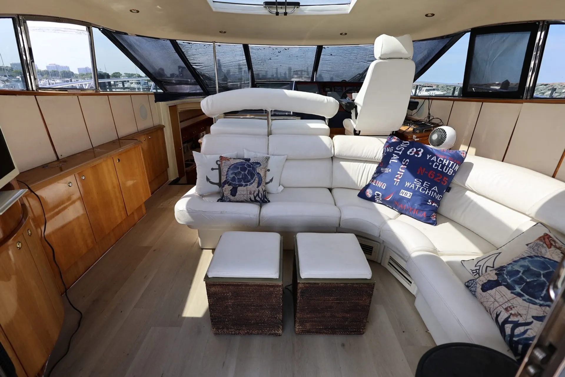 NEPTUNUS YACHTS 54 EXPRESS CRUISER in Chicago, IL — photo 7