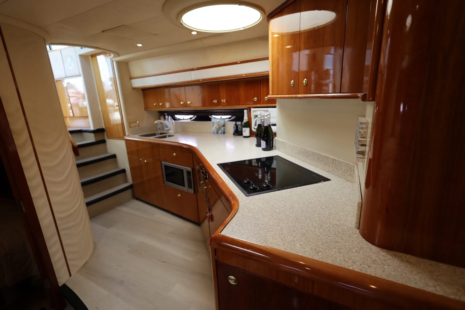 NEPTUNUS YACHTS 54 EXPRESS CRUISER in Chicago, IL — photo 9