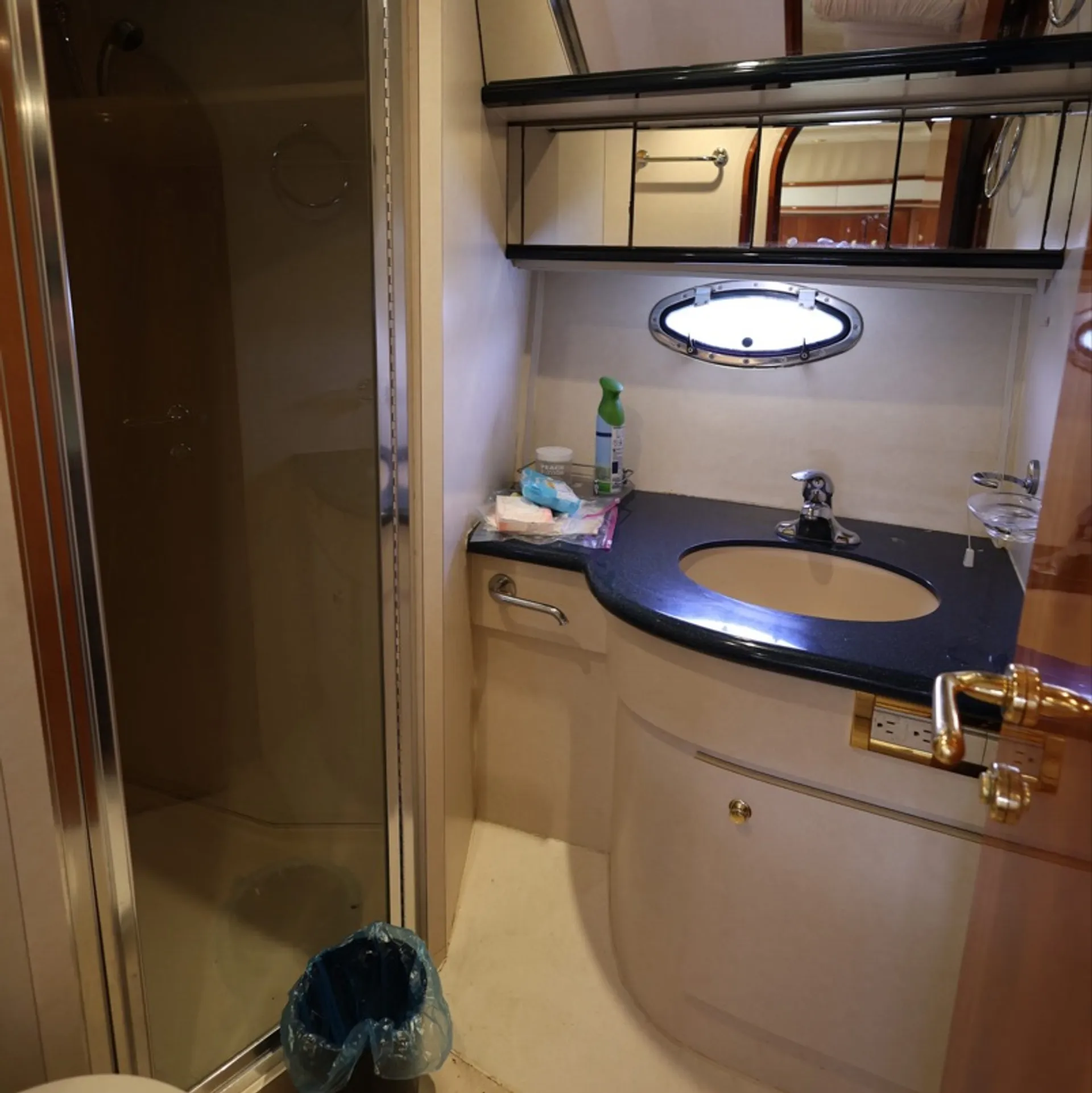 54ft Neptunus Express Cruiser Yacht - Chicago Yacht Experience 