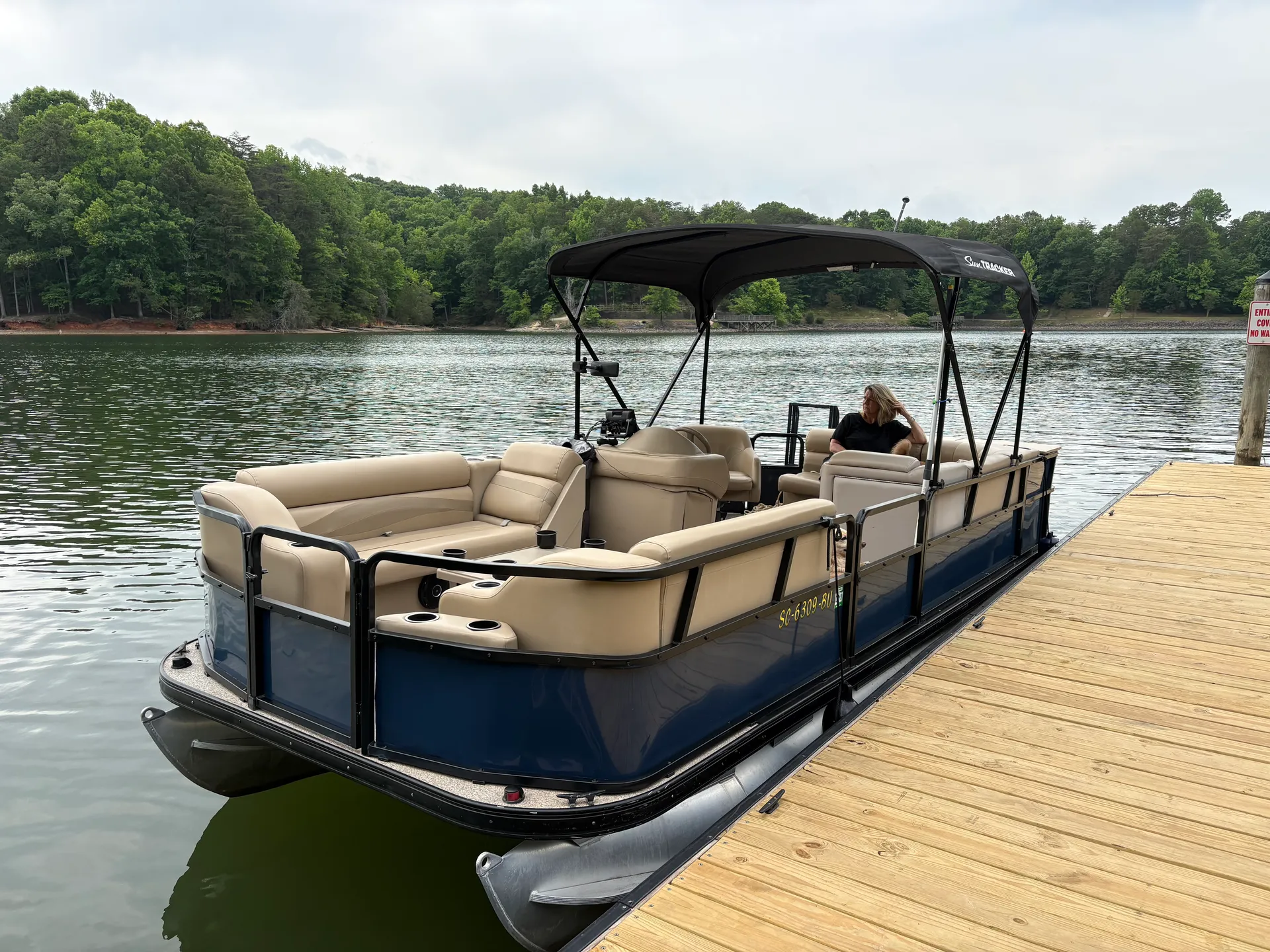 LakeWylieCruzin#2- Includes Gas/Captain/Floats- Pick Up @ Homes w/Dock