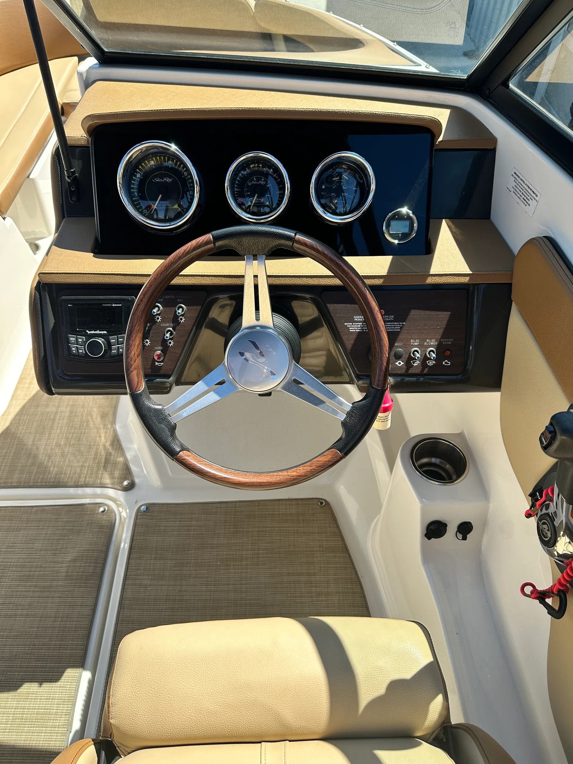SEA RAY BOATS 21 SPX W/TRLR in Spring Grove, PA — photo 2