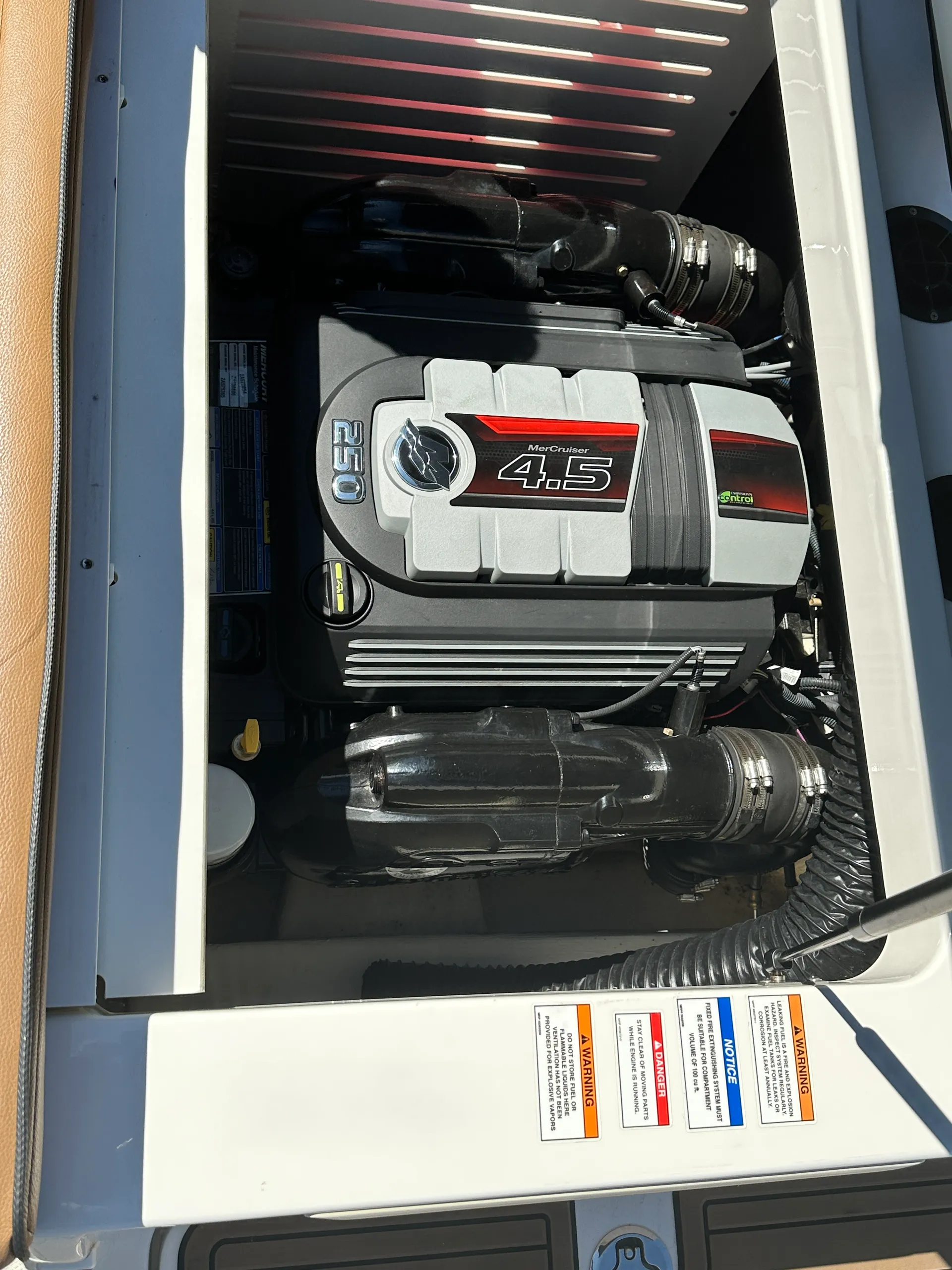 SEA RAY BOATS 21 SPX W/TRLR in Spring Grove, PA — photo 4