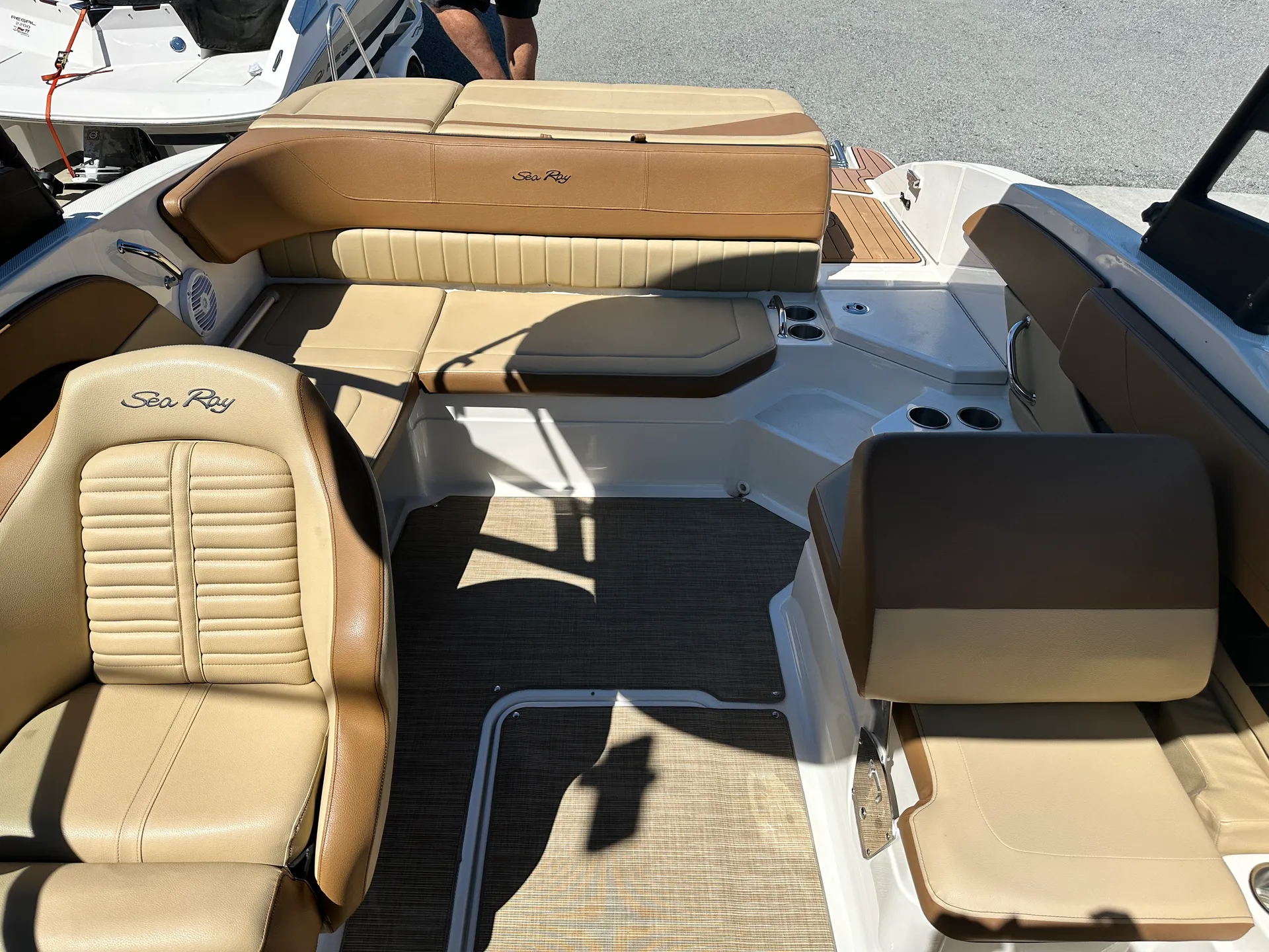 SEA RAY BOATS 21 SPX W/TRLR in Spring Grove, PA — photo 5