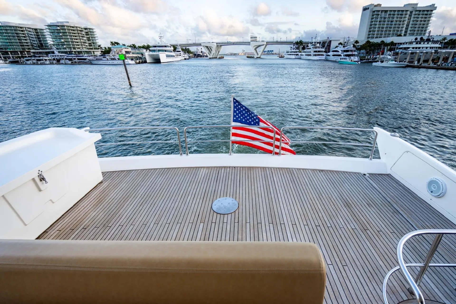 Azimut Yachts 70FT in Miami Beach, FL — photo 8