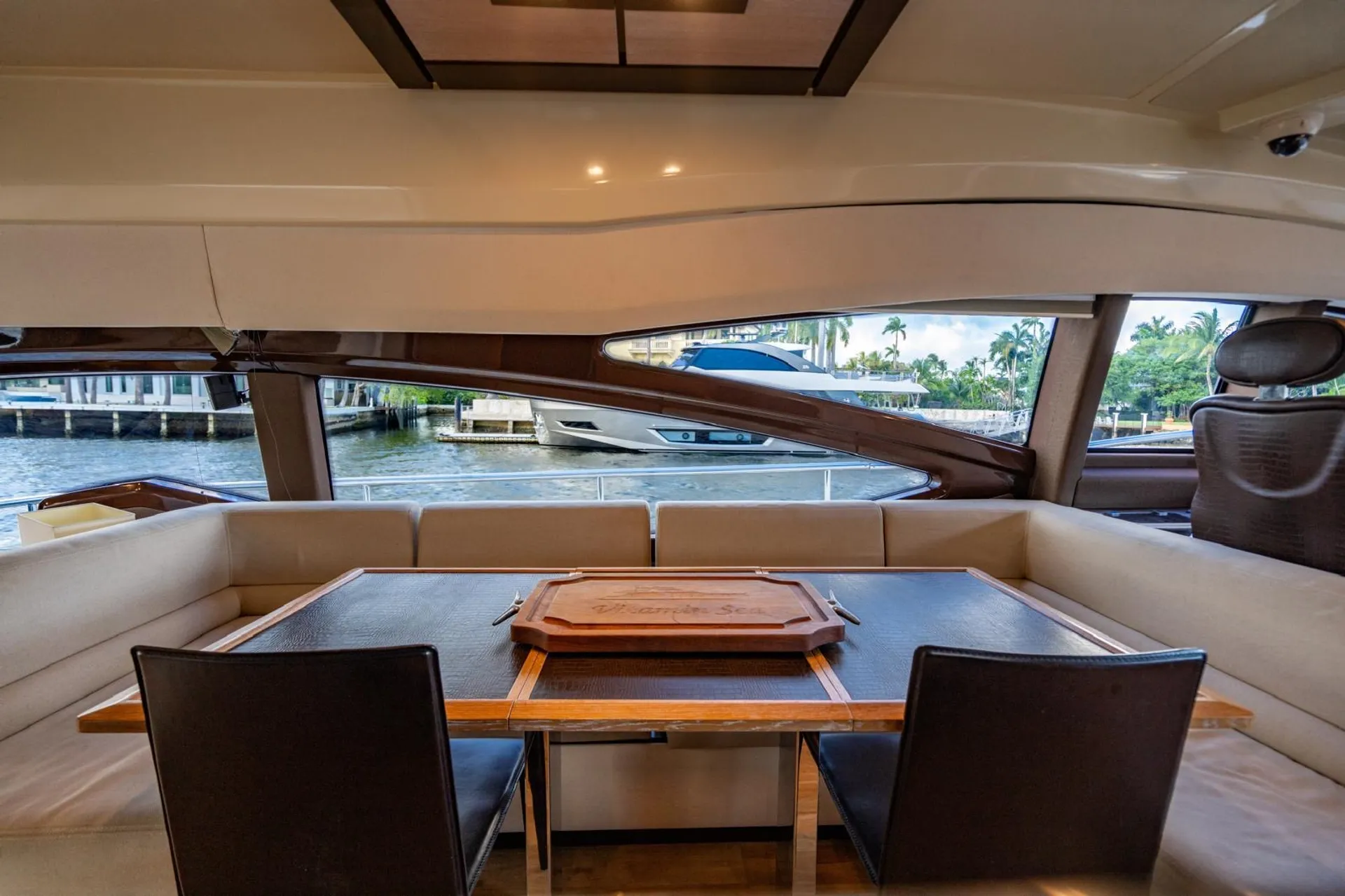 🔥 75FT Luxury Yacht – Includes 2 FREE Jet Skis! 🔥