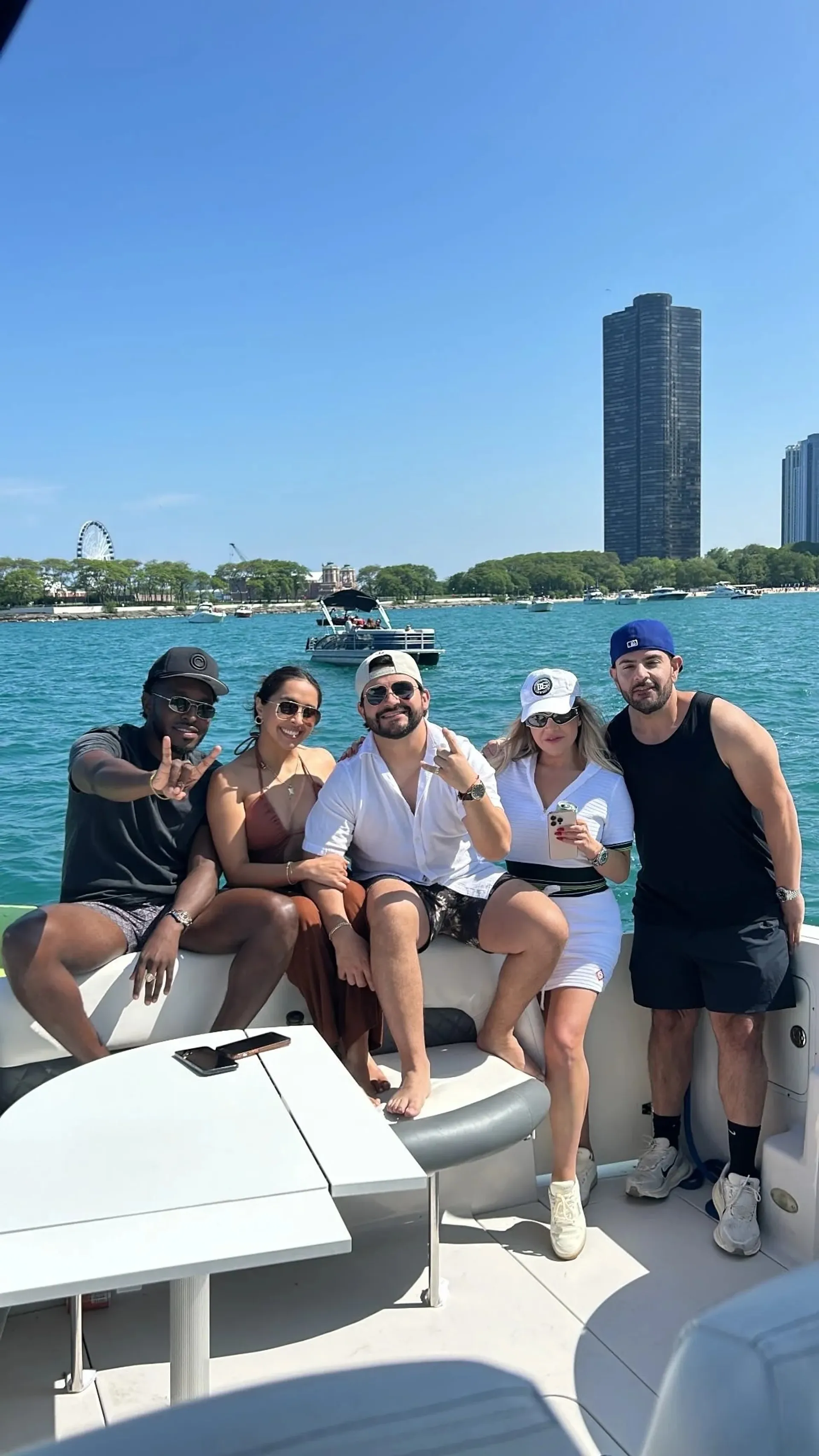 41' Luxury Yacht Charter in Chicago | Playpen &amp; Skyline Cruises