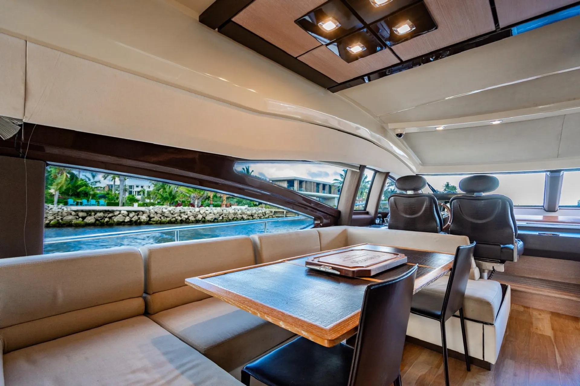 🔥 75FT Luxury Yacht – Includes 2 FREE Jet Skis! 🔥