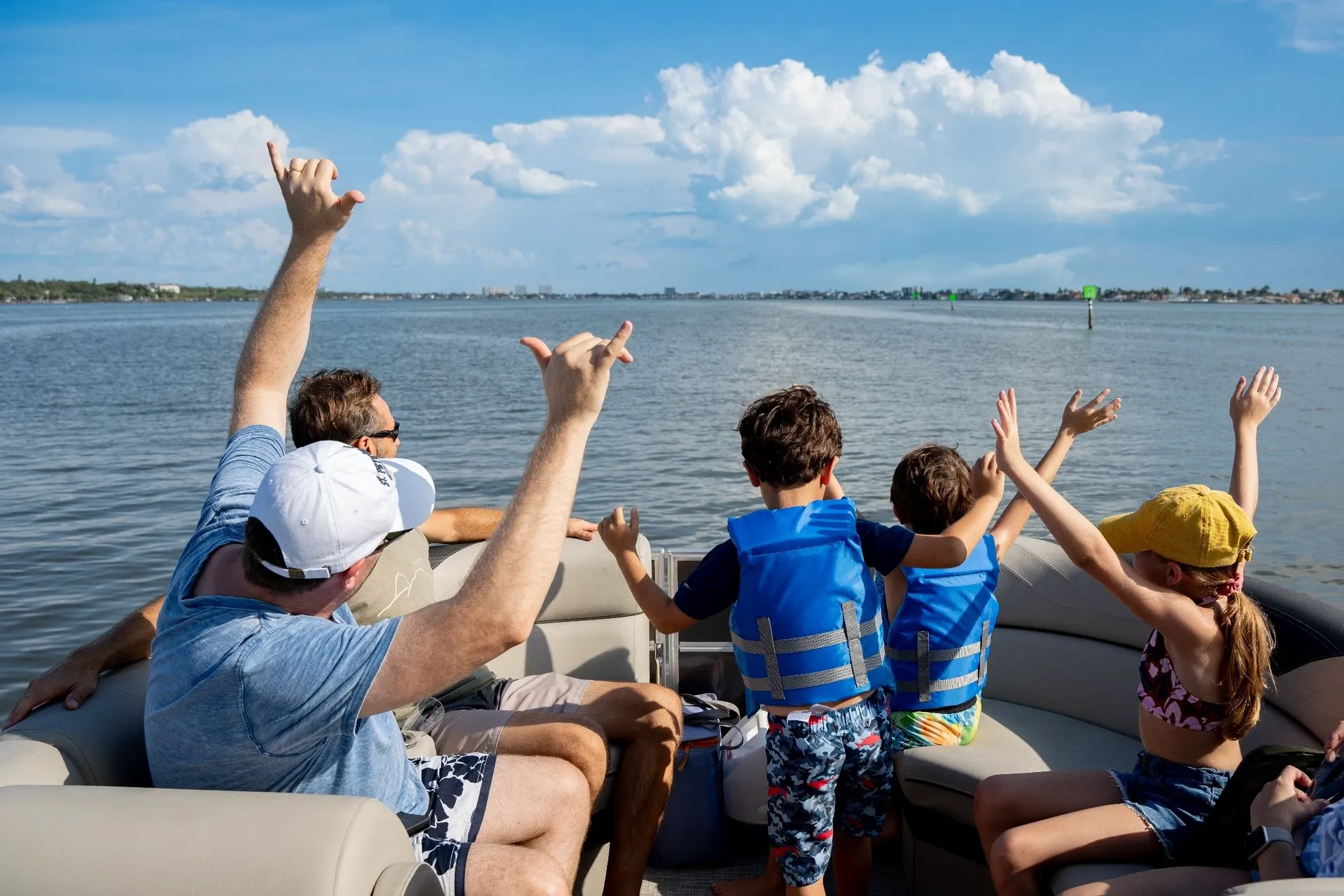 Luxury Tritoon | Sandbar Party &amp; Dolphin Cruises