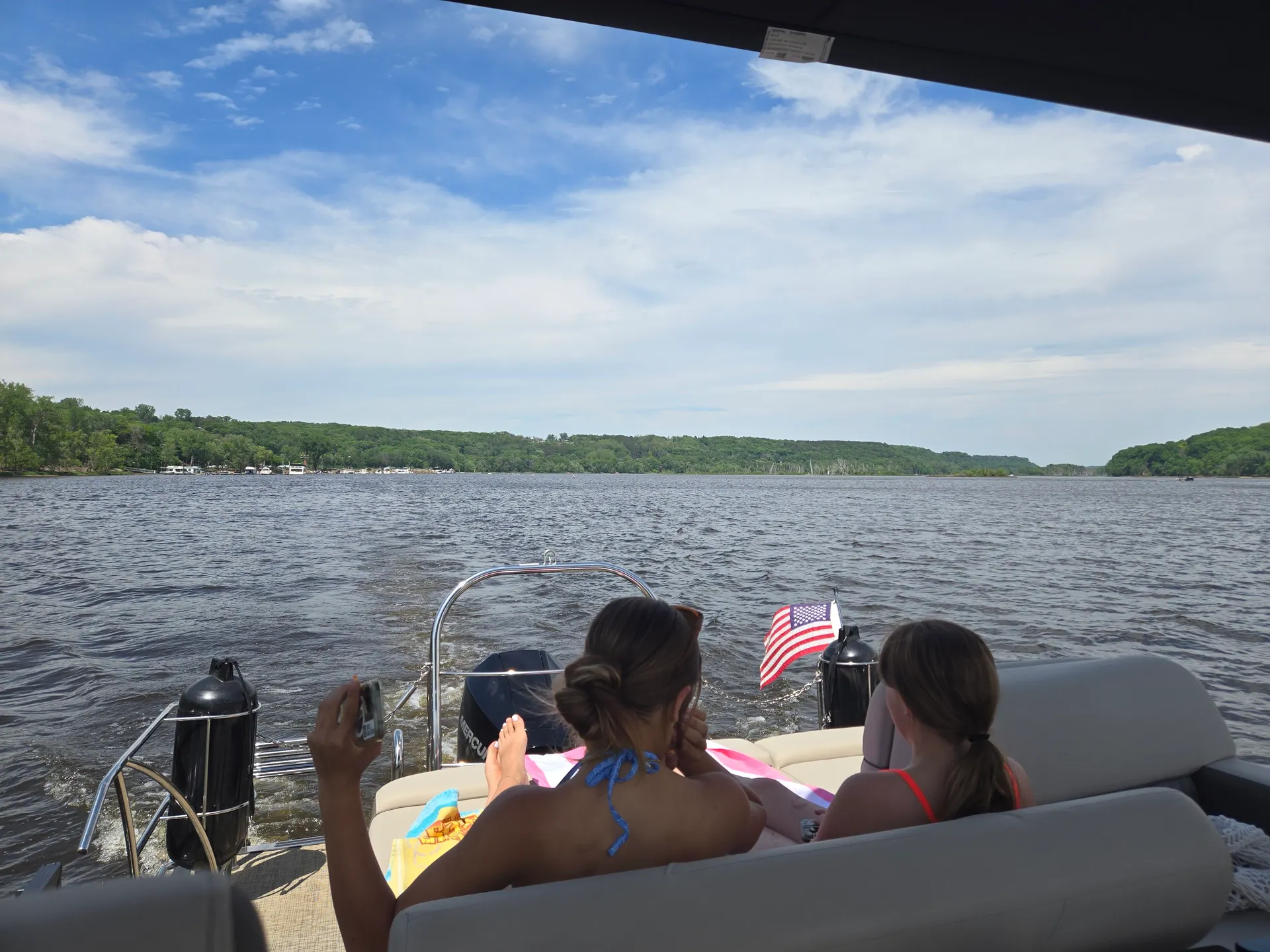 HARRIS BOATS 230 CRUISER SERIES in Stillwater, MN — photo 6