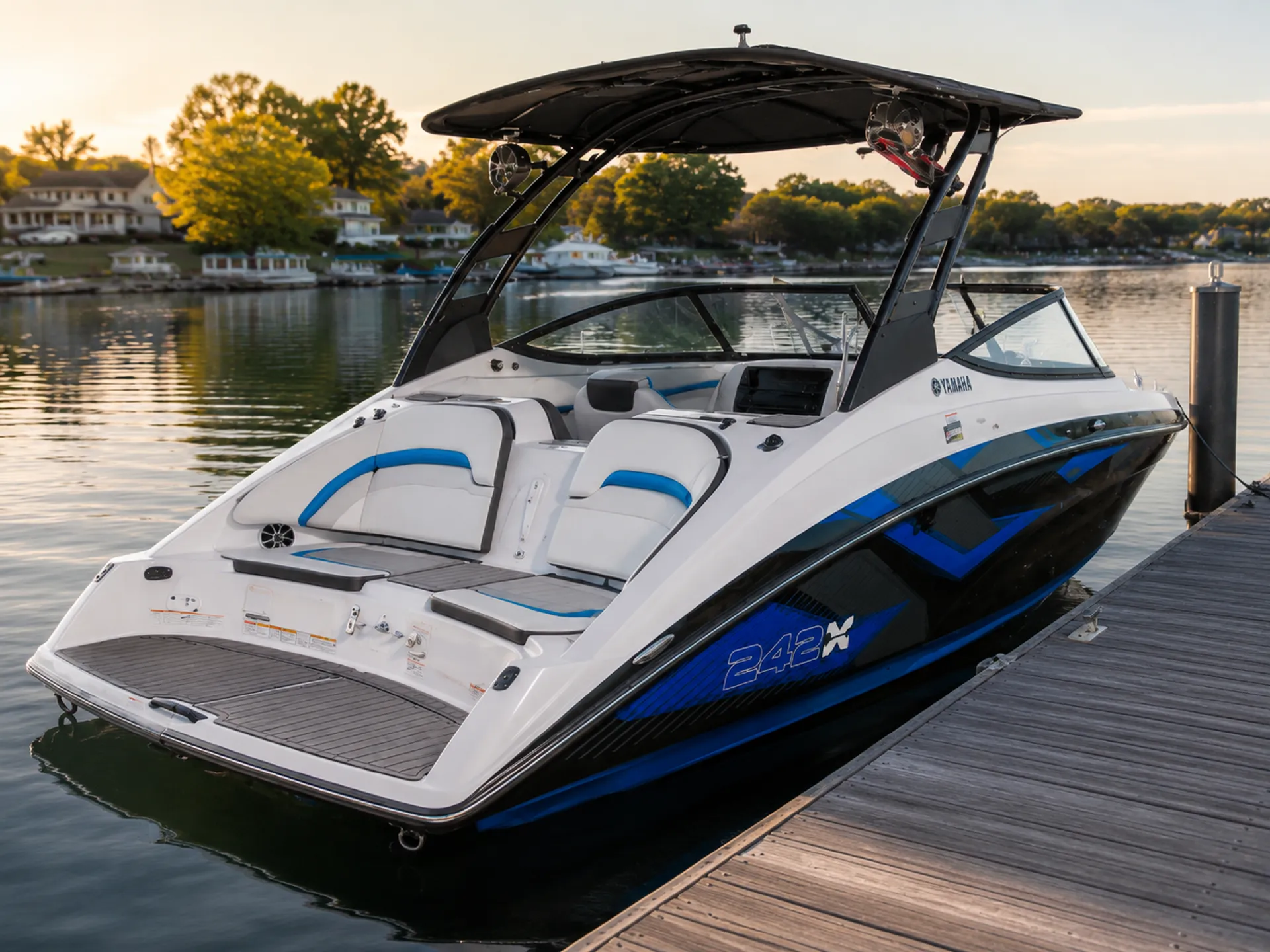24 FOOT YAMAHA WAKE/JET BOAT EXPERIENCE