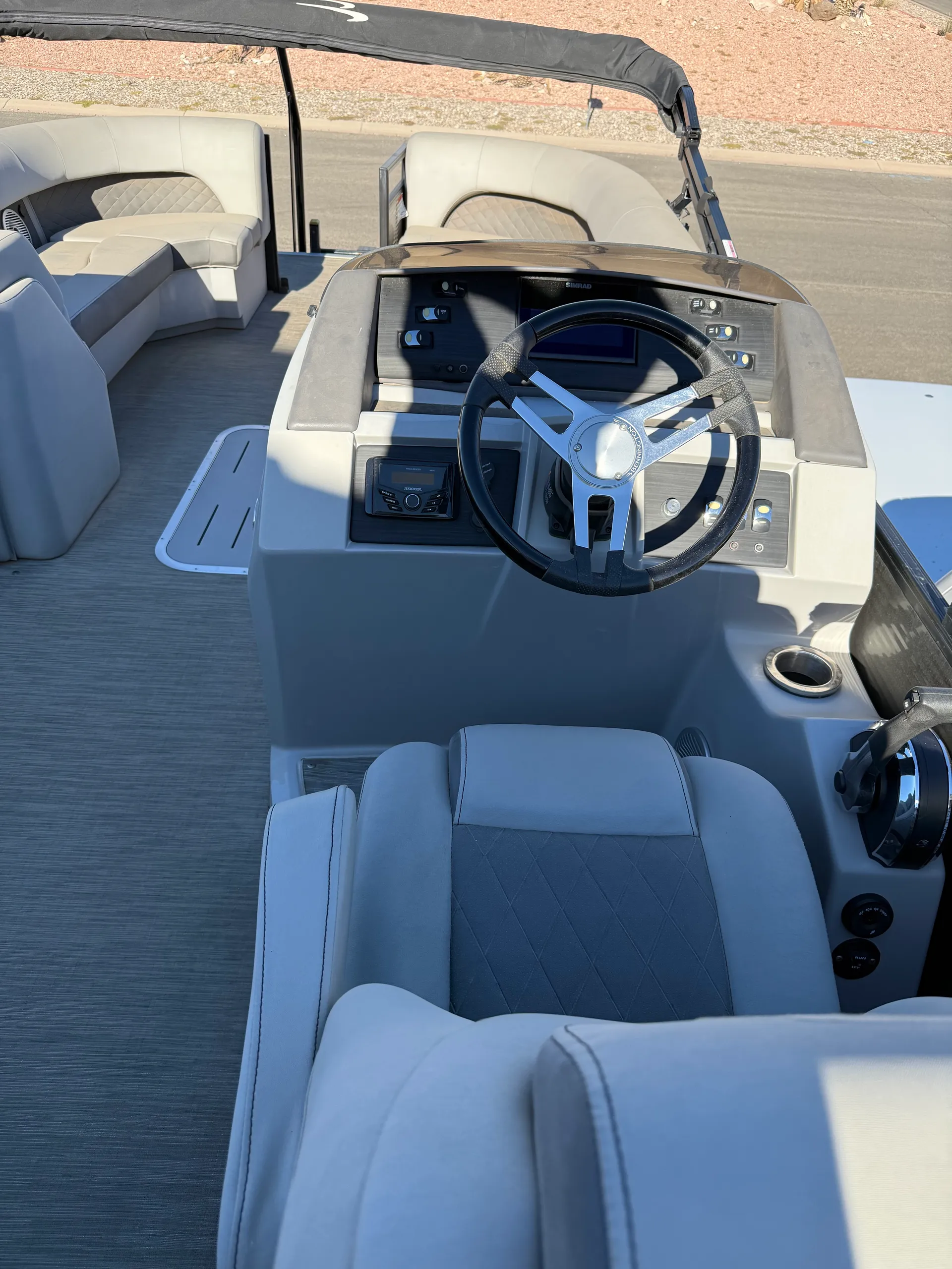 BENNINGTON MARINE 25 LSR TRITOON in Bullhead City, AZ — photo 6