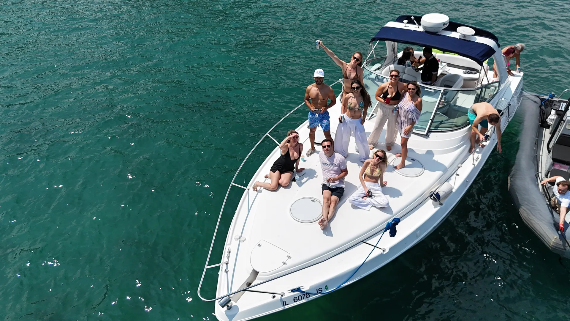 41' Luxury Yacht Charter in Chicago | Playpen &amp; Skyline Cruises
