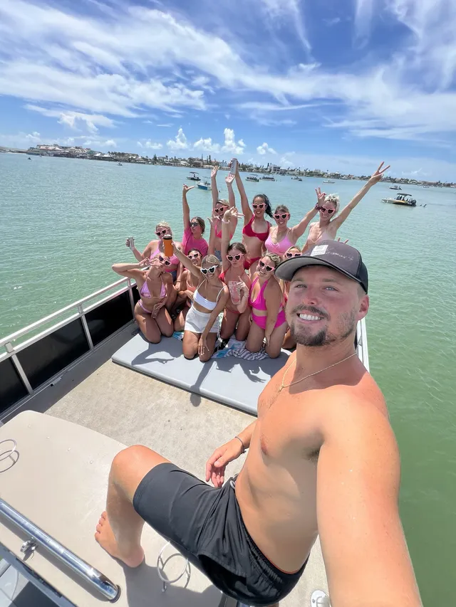 Rent a motor yacht in St. Petersburg, FL near me
