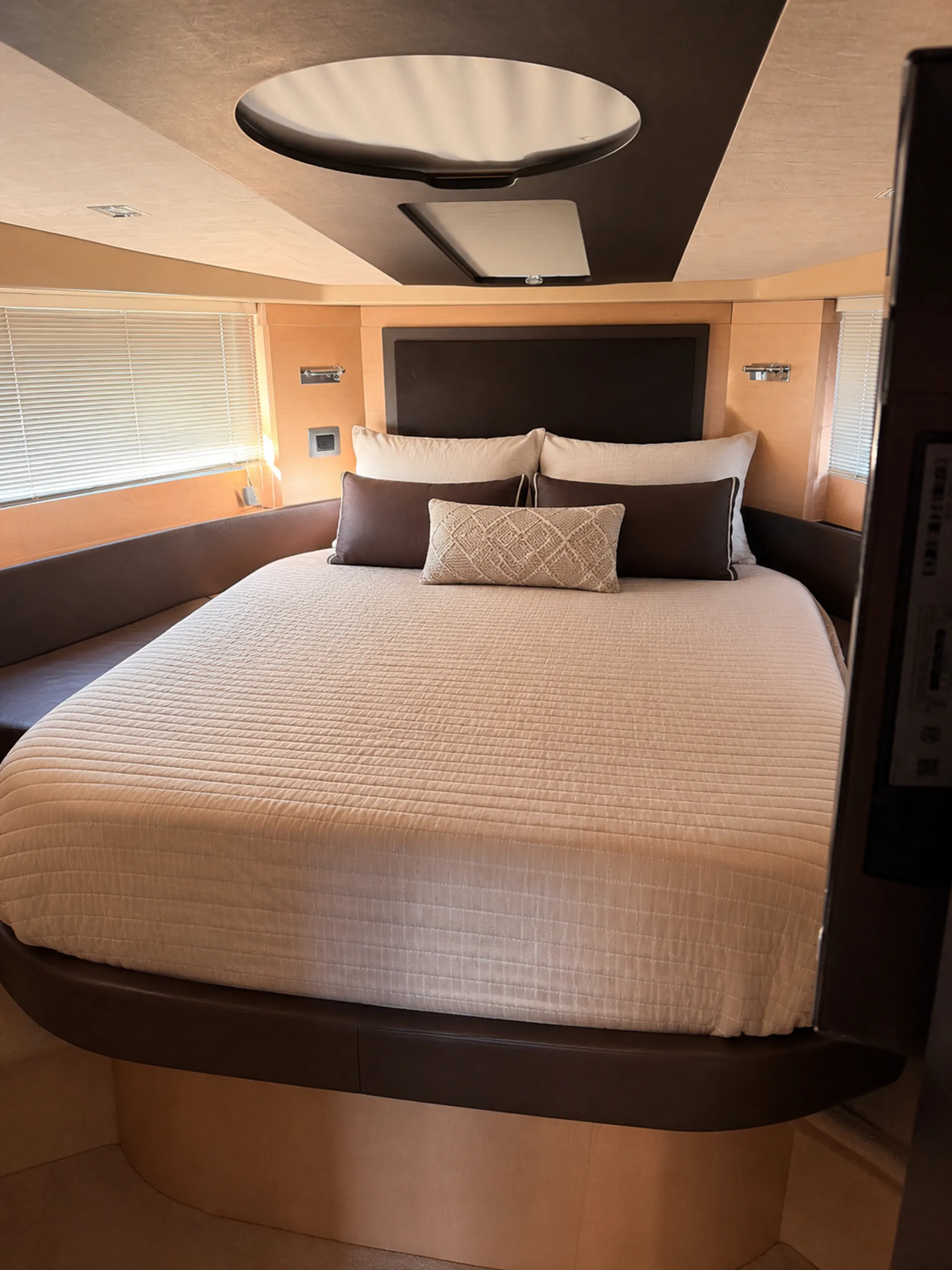 Luxury 44ft Cranchi Hardtop Italian Yatch 
