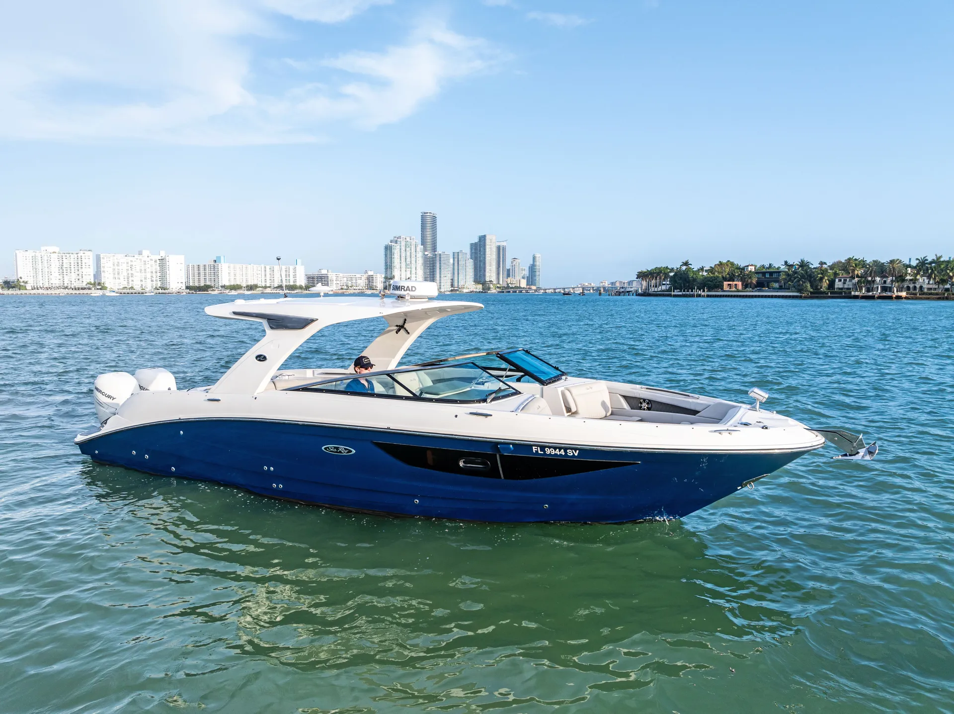SEA RAY BOATS SLX 350 in Hollywood, FL — photo 3