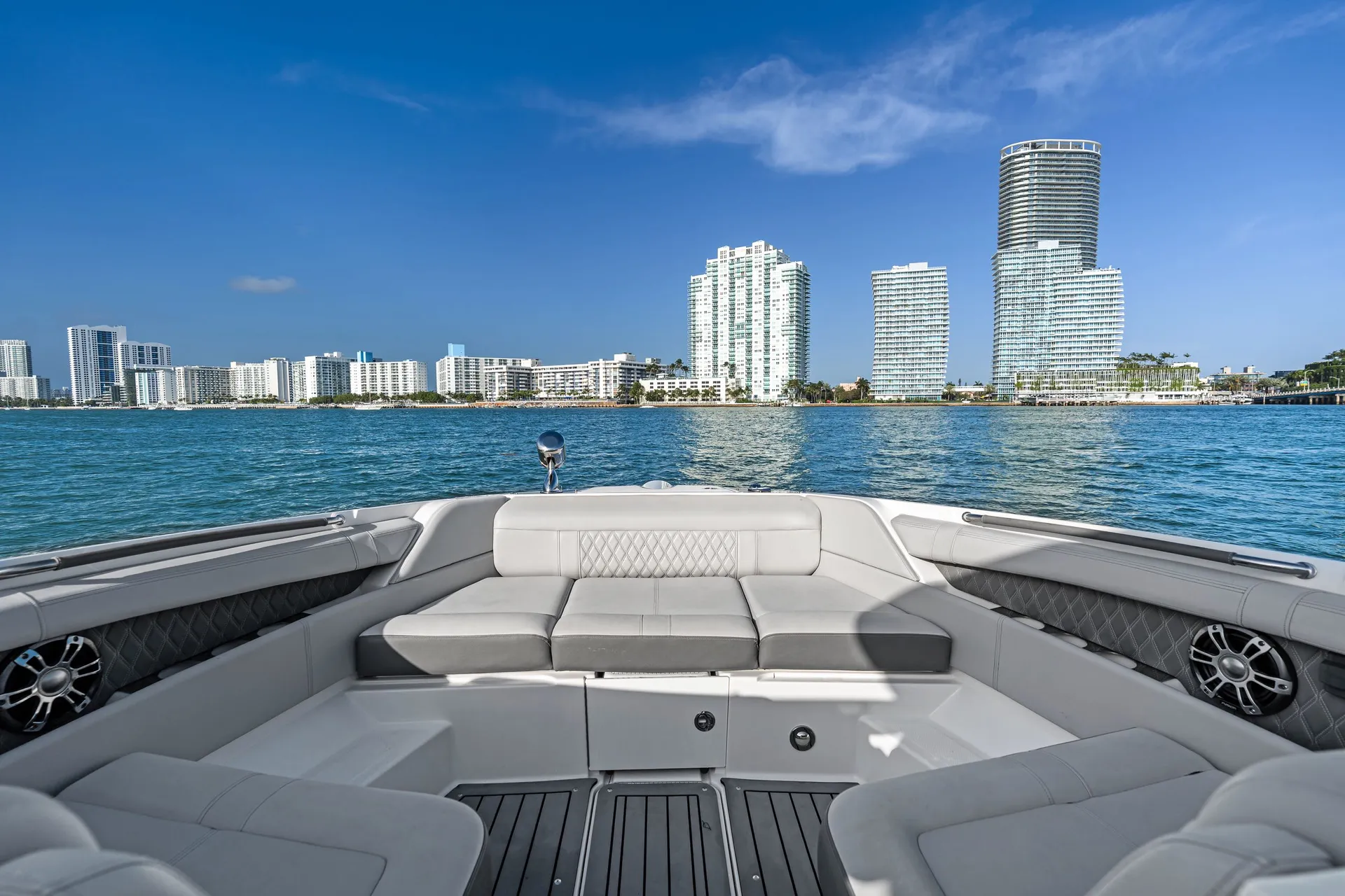 SEA RAY BOATS SLX 350 in Hollywood, FL — photo 4