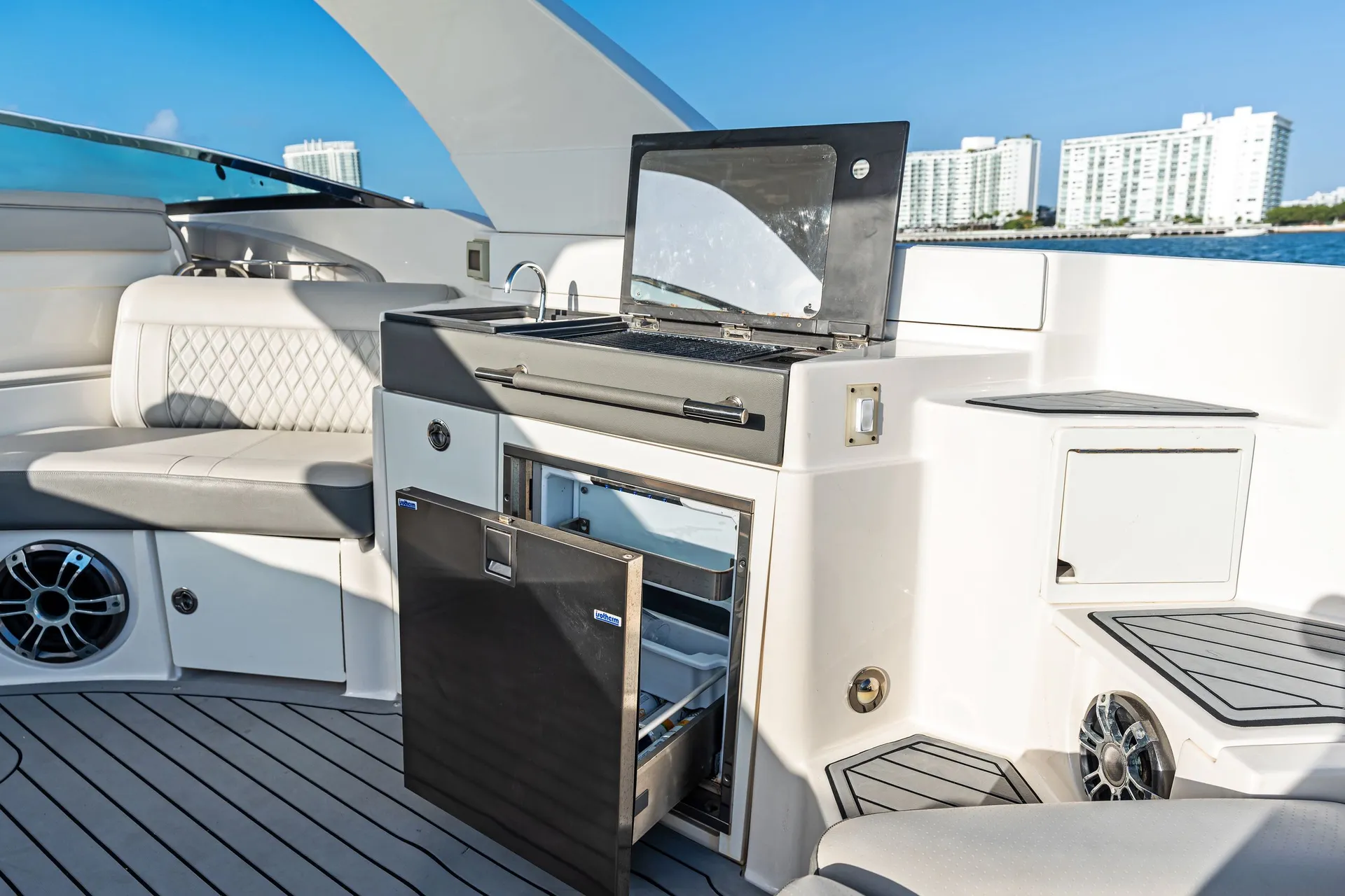 SEA RAY BOATS SLX 350 in Hollywood, FL — photo 5