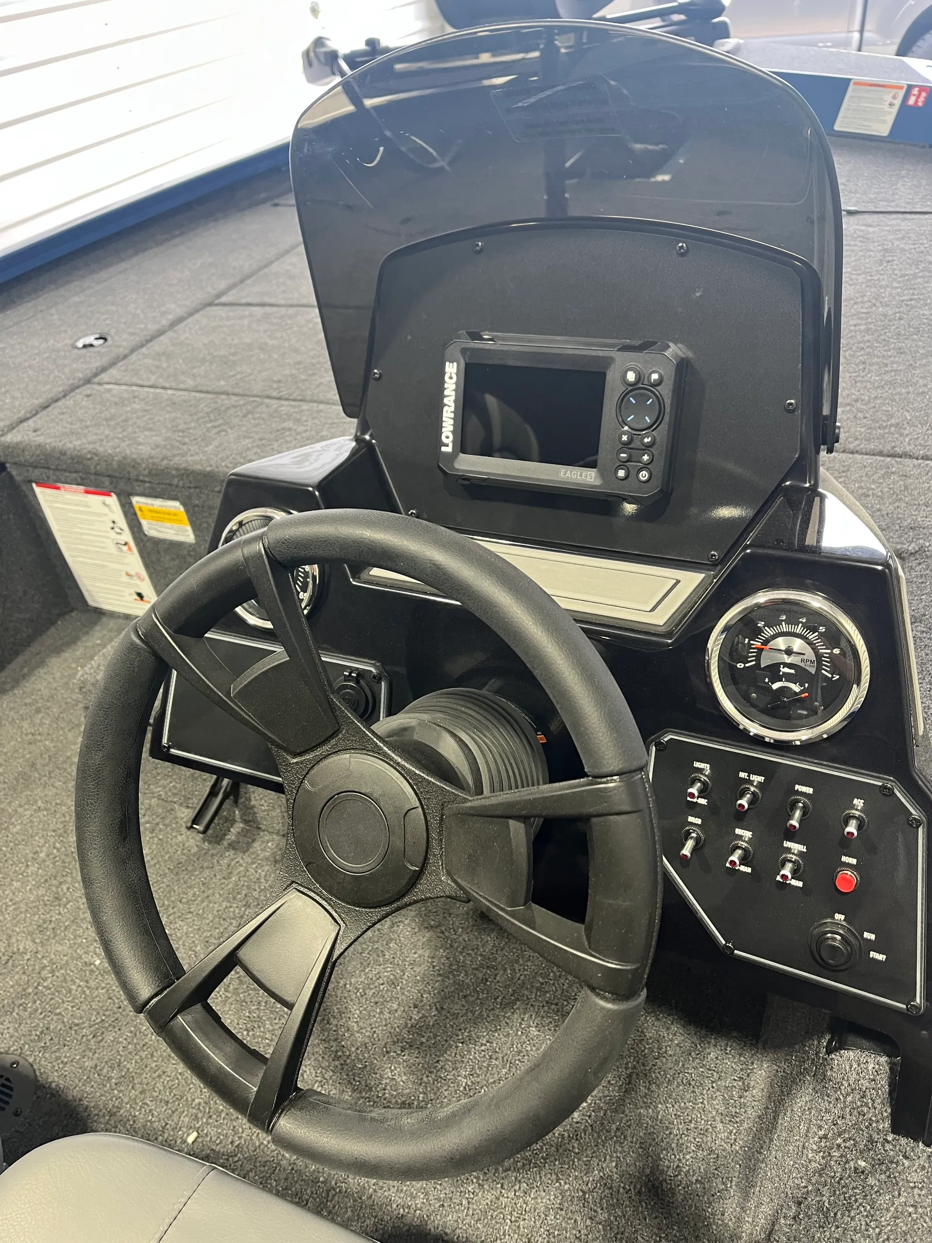 LOWE BOATS STINGER 175 C in Fayetteville, AR — photo 3