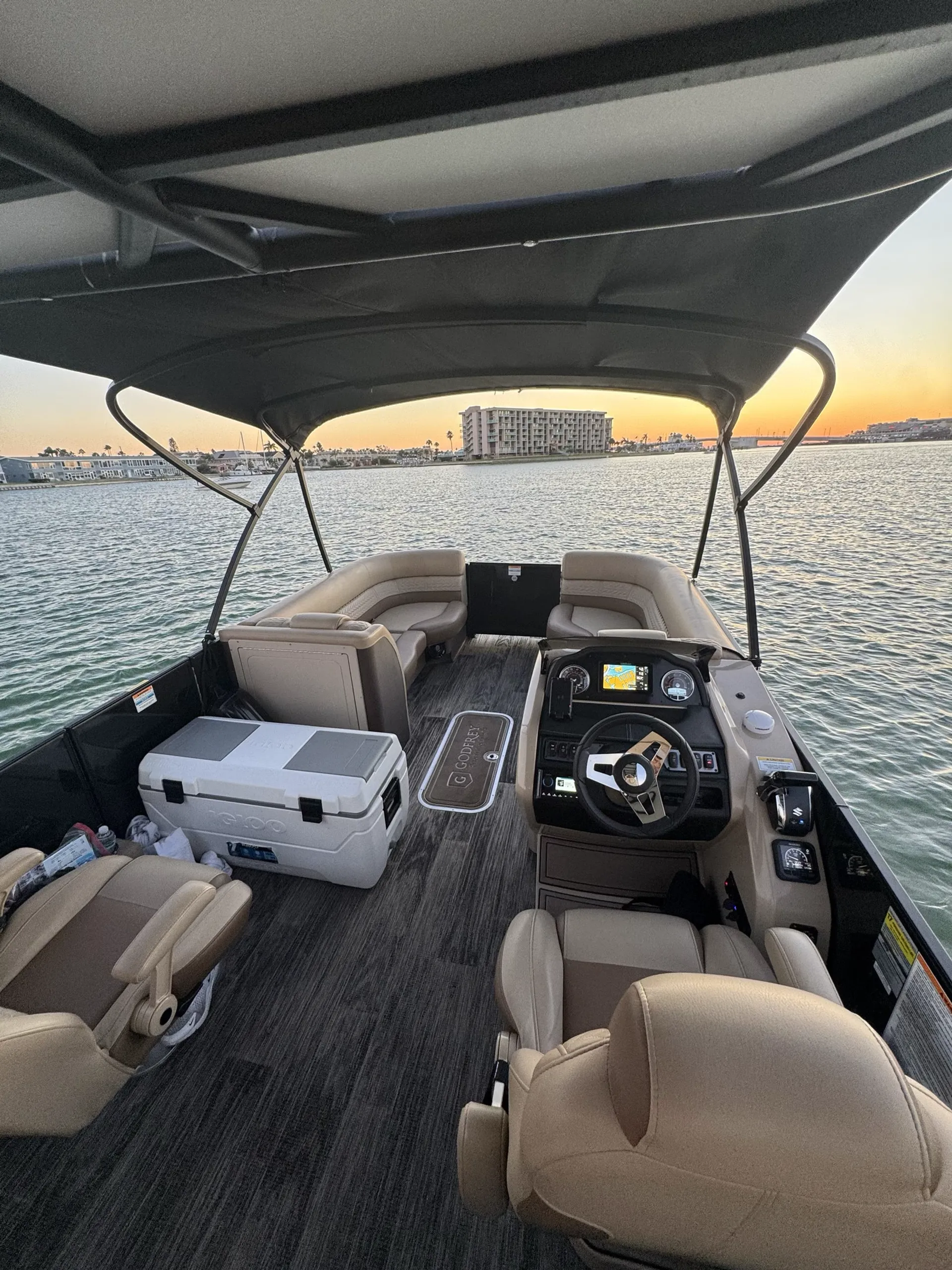 Godfrey Marine Monaco 255 SD SUNDECK // 29in. iMPACT TRITOON in Tampa, FL — photo 3