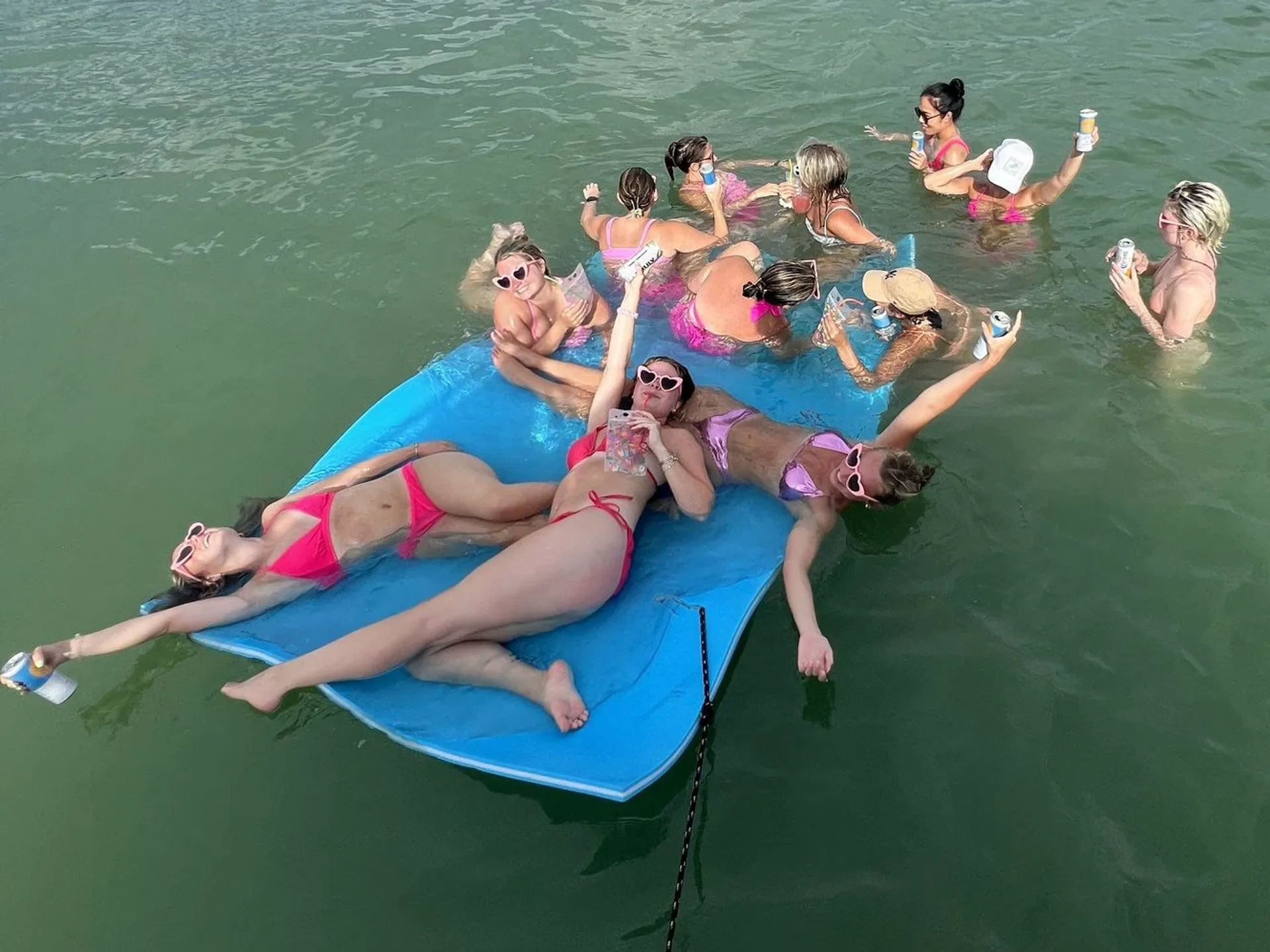 Axopar 37 XC Cross Cabin in Anna Maria, FL — photo 4