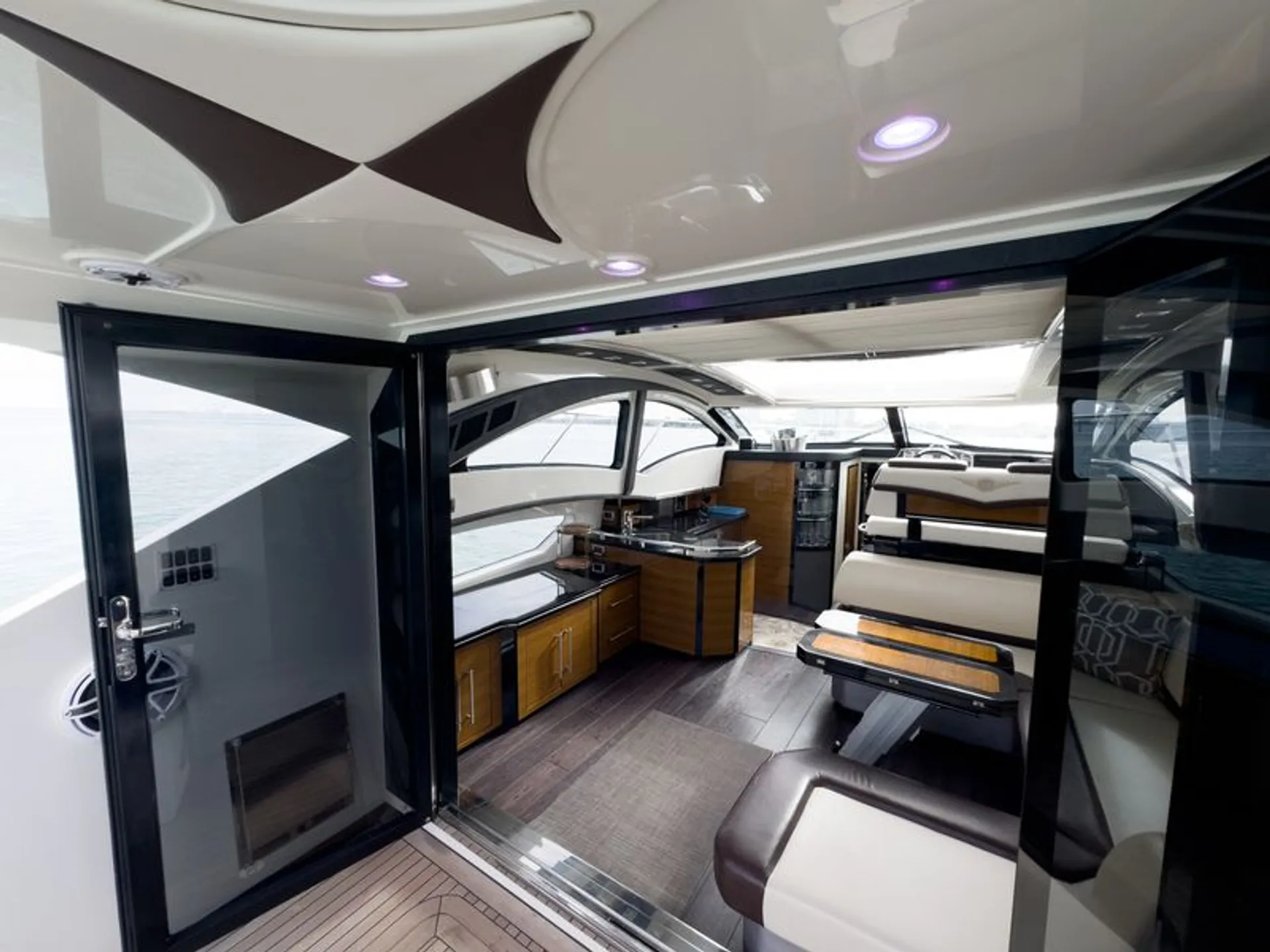 MARQUIS YACHTS 420 SPORT COUPE in Miami, FL — photo 6