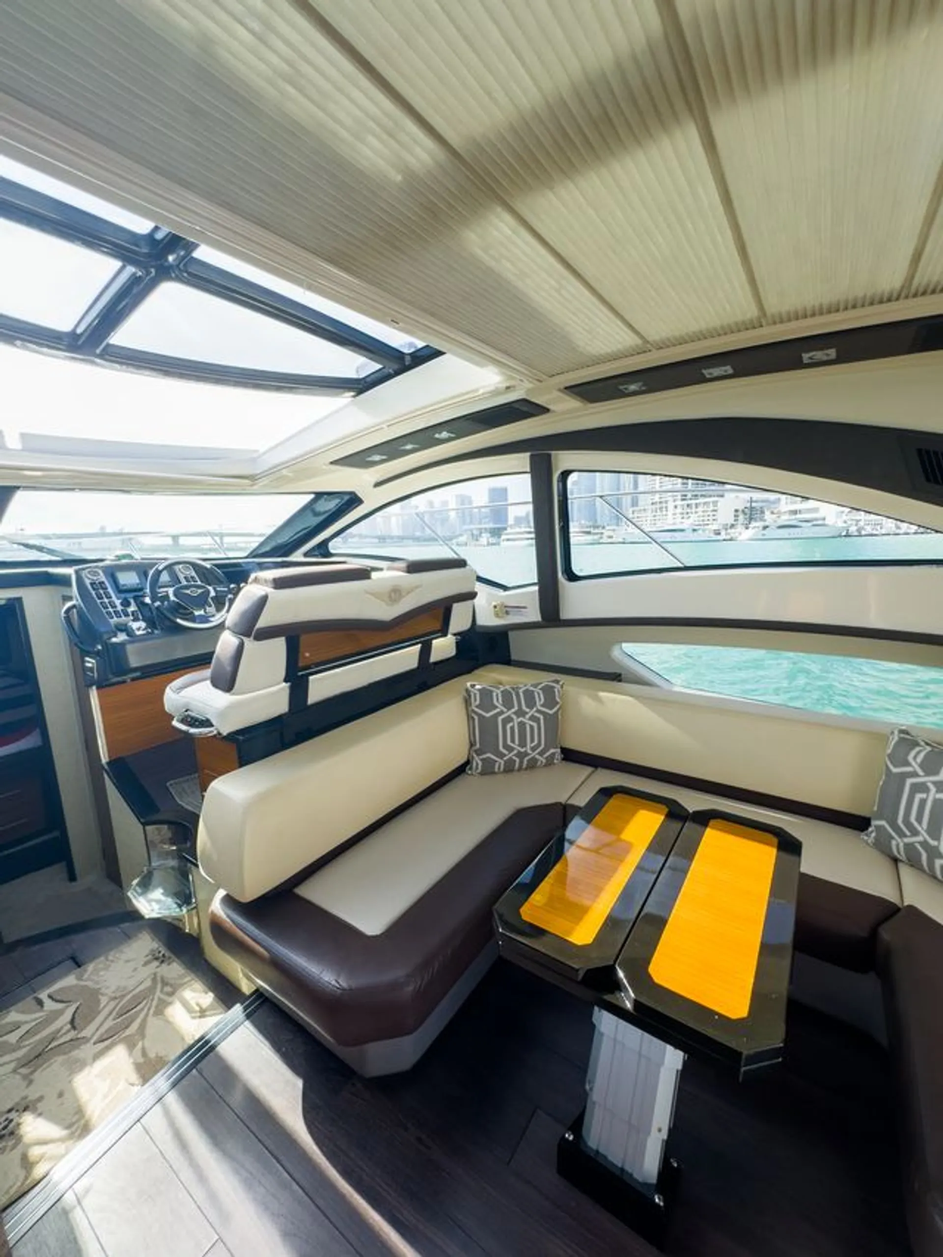 MARQUIS YACHTS 420 SPORT COUPE in Miami, FL — photo 7