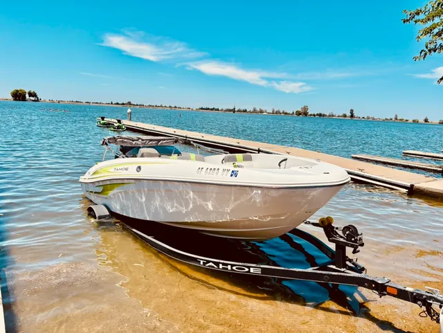 Rent a TAHOE BY TRACKER MARINE bow rider in Modesto, CA near me