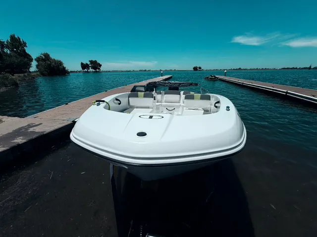 Rent a TAHOE BY TRACKER MARINE bow rider in Modesto, CA near me