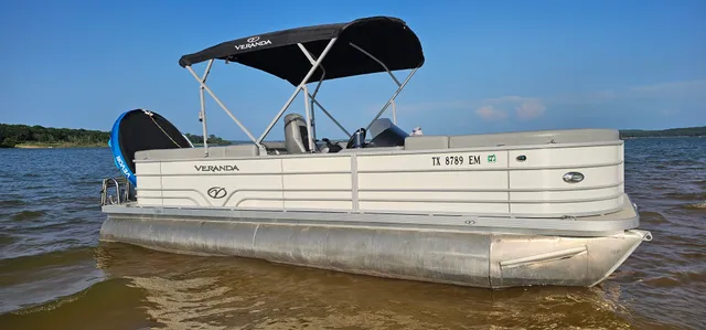 Rent a VERANDA pontoon in Gordonville, TX near me