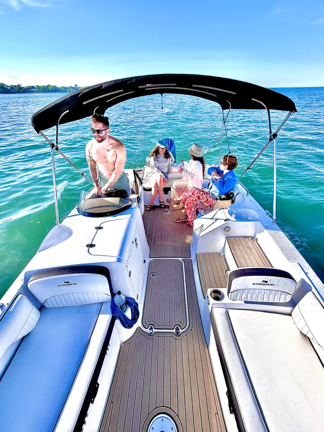 Rent a STINGRAY BOATS deck boat in Detroit, MI near me