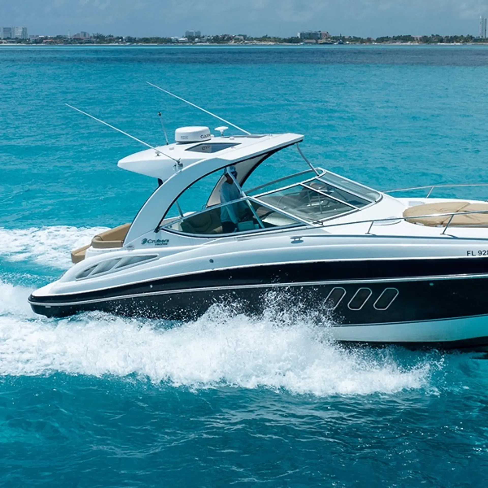 CRUISERS YACHTS 350 EXPRESS AXIUS in Fort Lauderdale, FL — photo 4