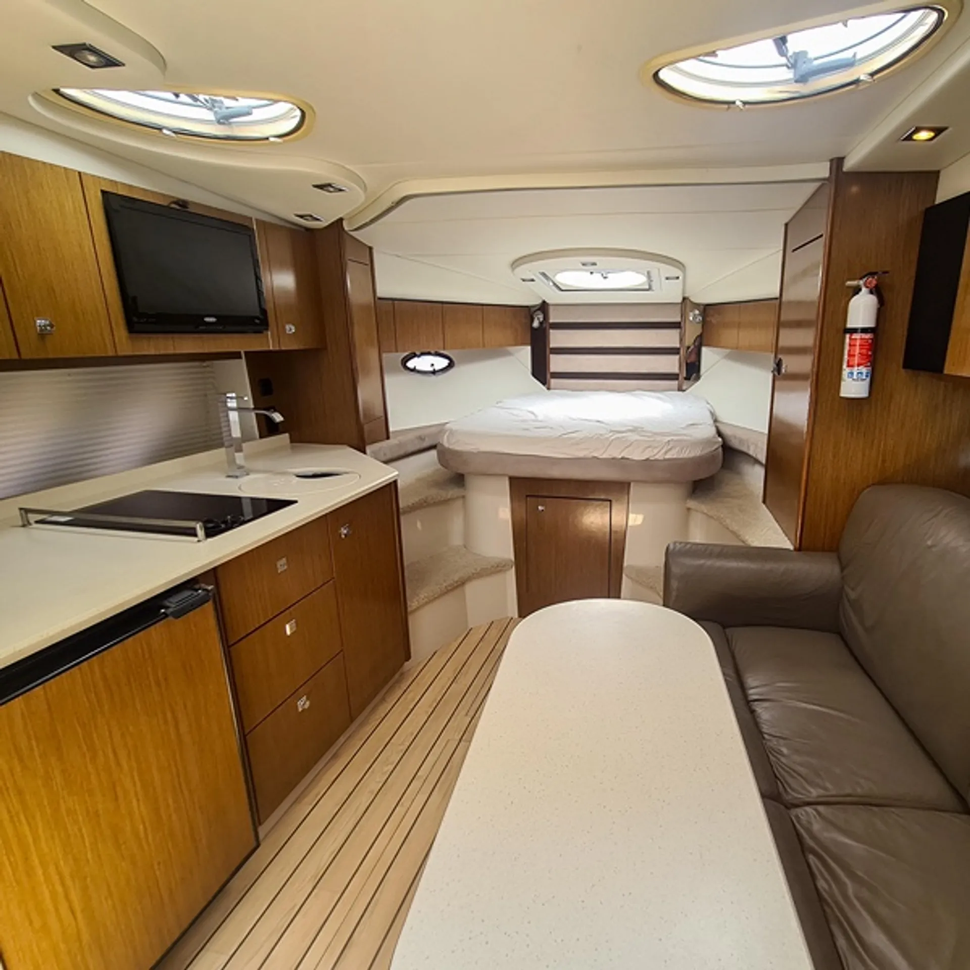 CRUISERS YACHTS 350 EXPRESS AXIUS in Fort Lauderdale, FL — photo 7