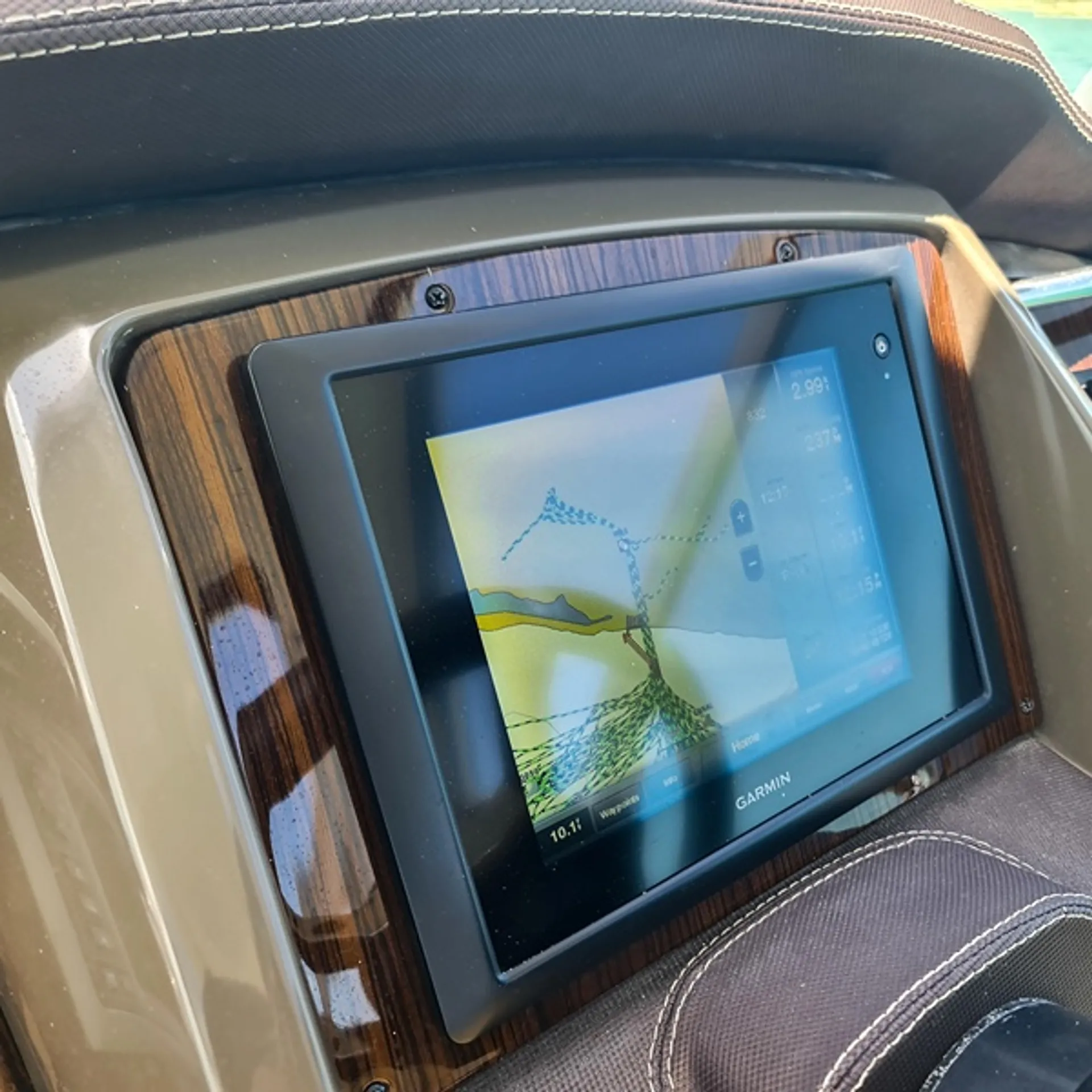 CRUISERS YACHTS 350 EXPRESS AXIUS in Fort Lauderdale, FL — photo 8