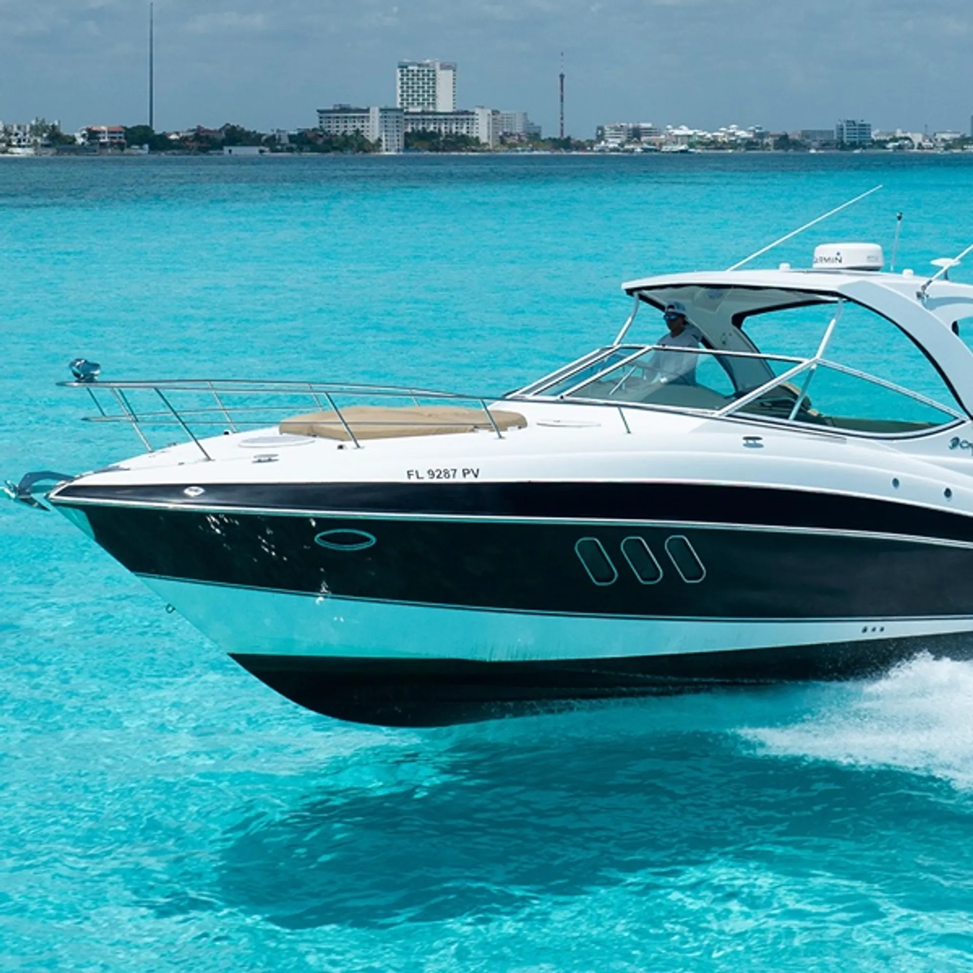 CRUISERS YACHTS 350 EXPRESS AXIUS in Fort Lauderdale, FL — photo 10